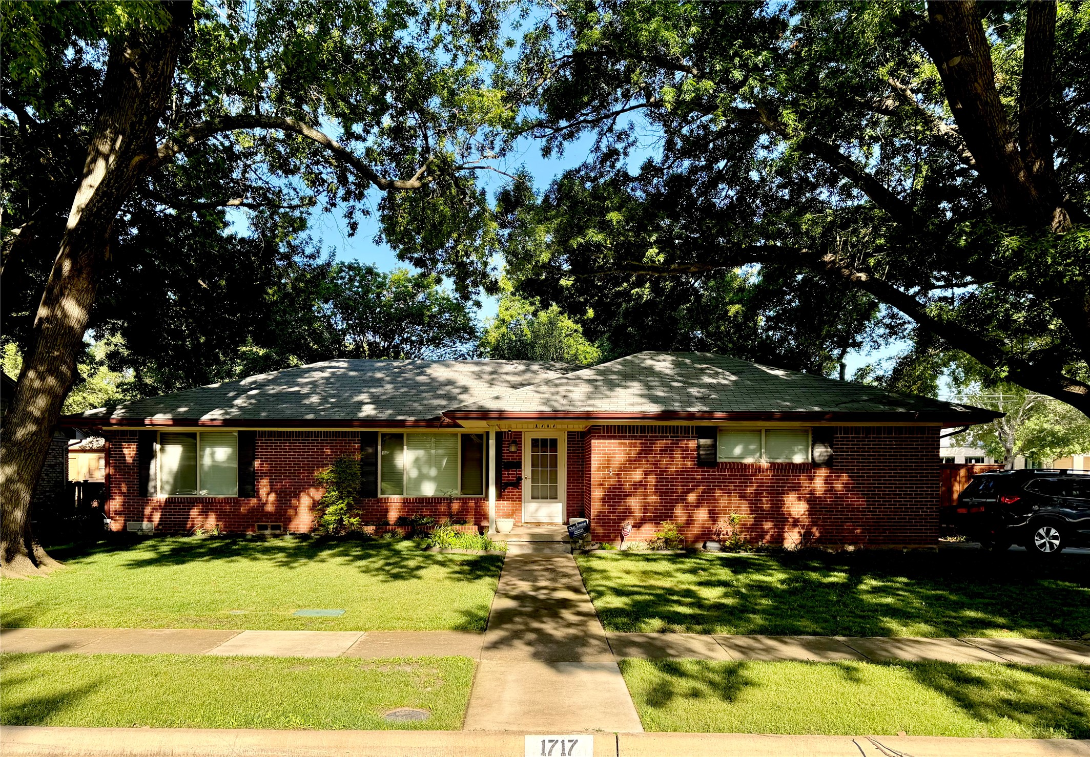 1717 O Place
