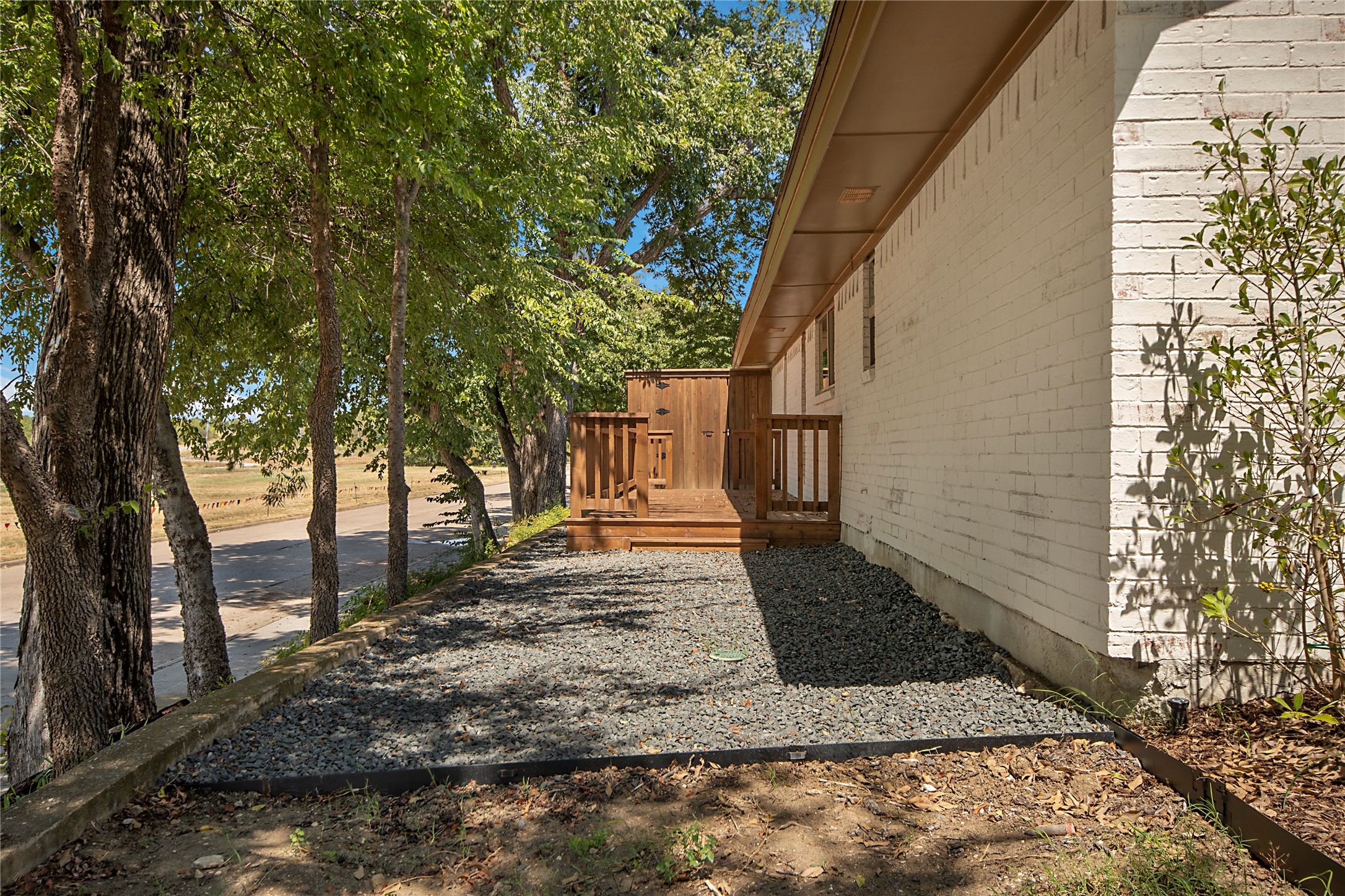 3703 Windmill Lane