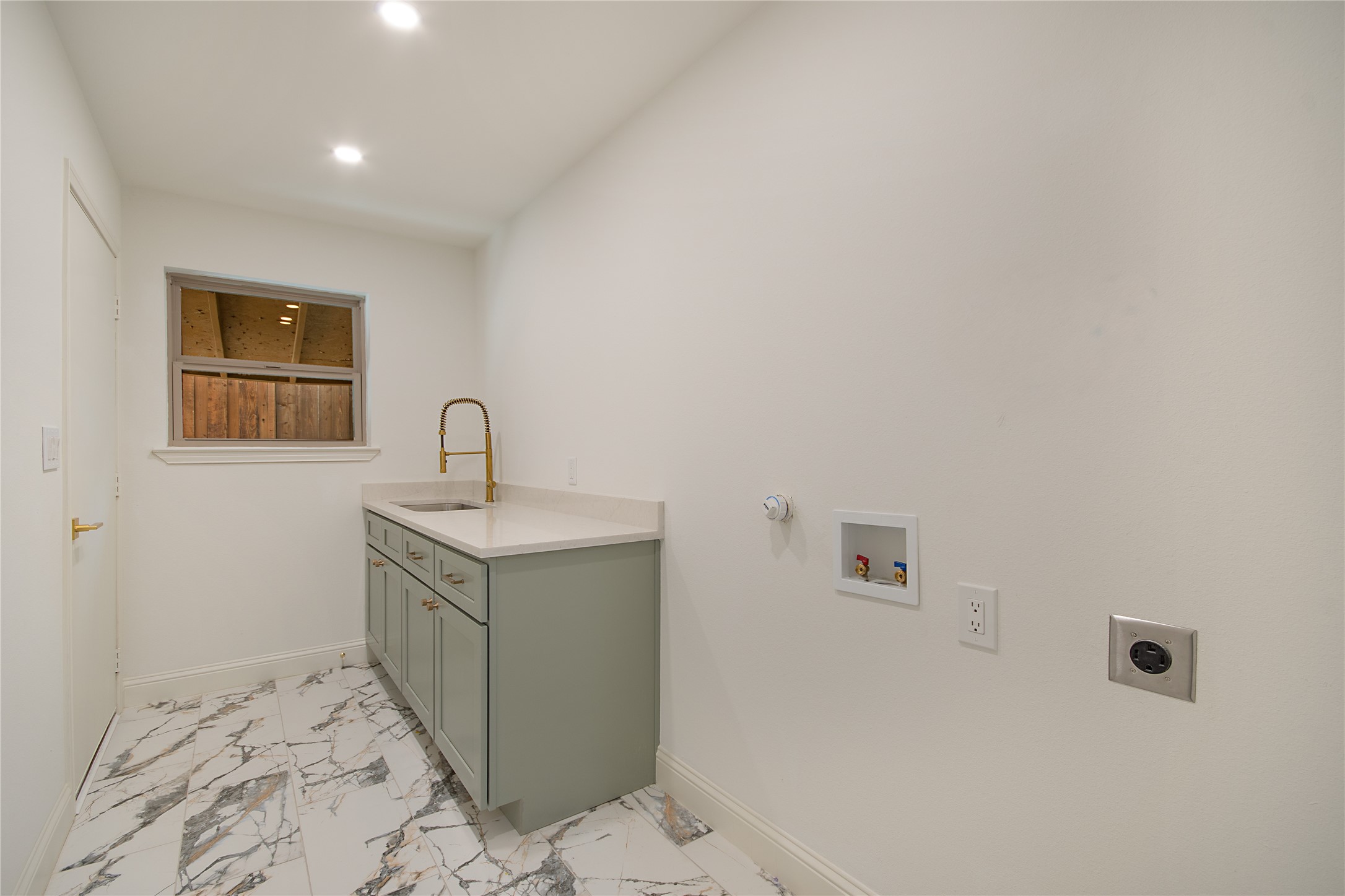 3703 Windmill Lane