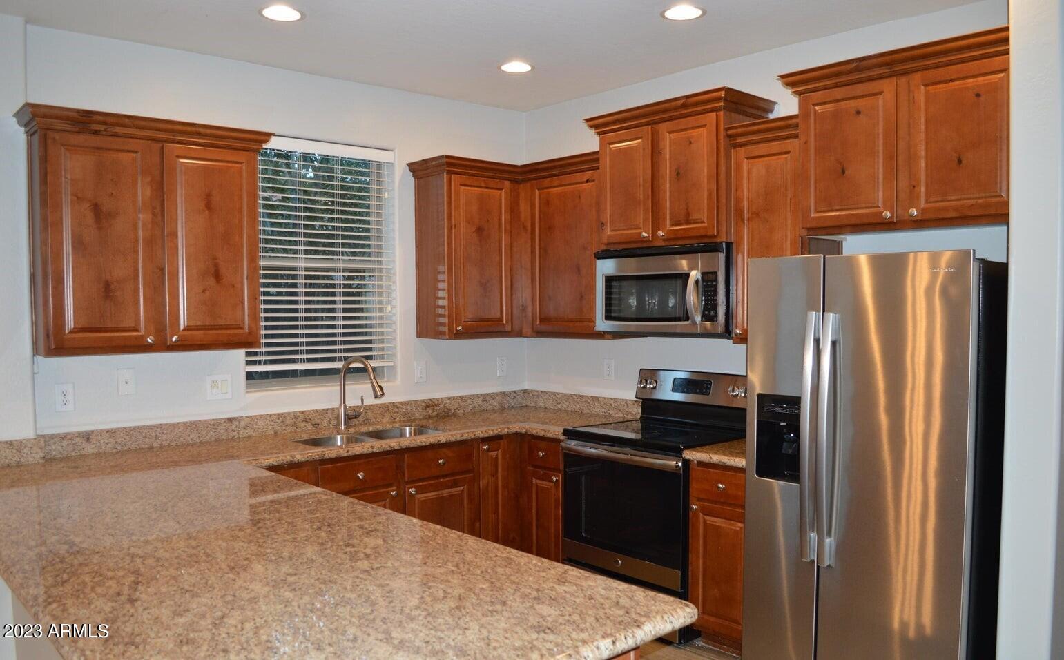 7558 W SPUR Drive