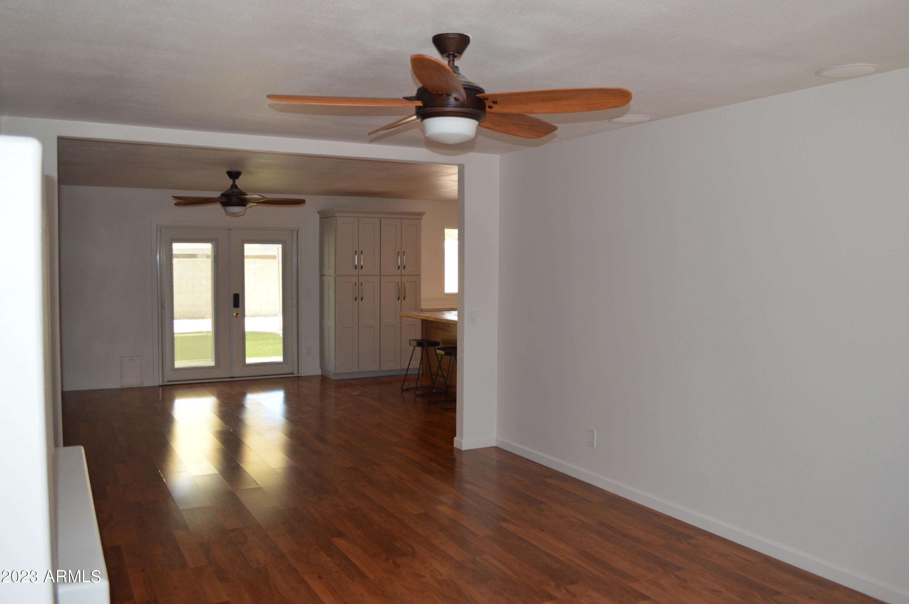 4969 W MICHELLE Drive