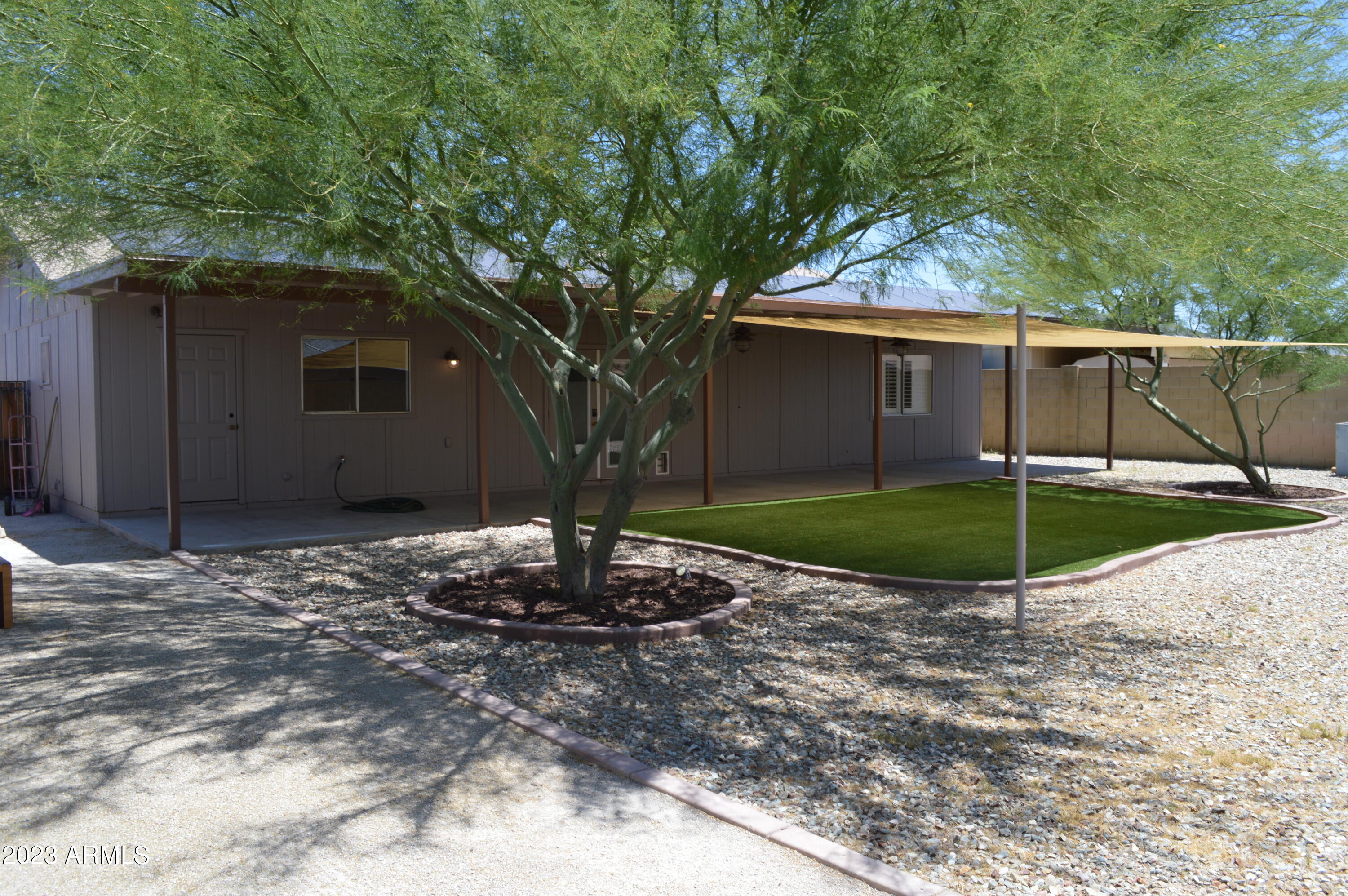 4969 W MICHELLE Drive