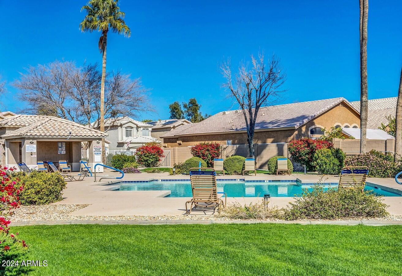 8415 W SALTER Drive