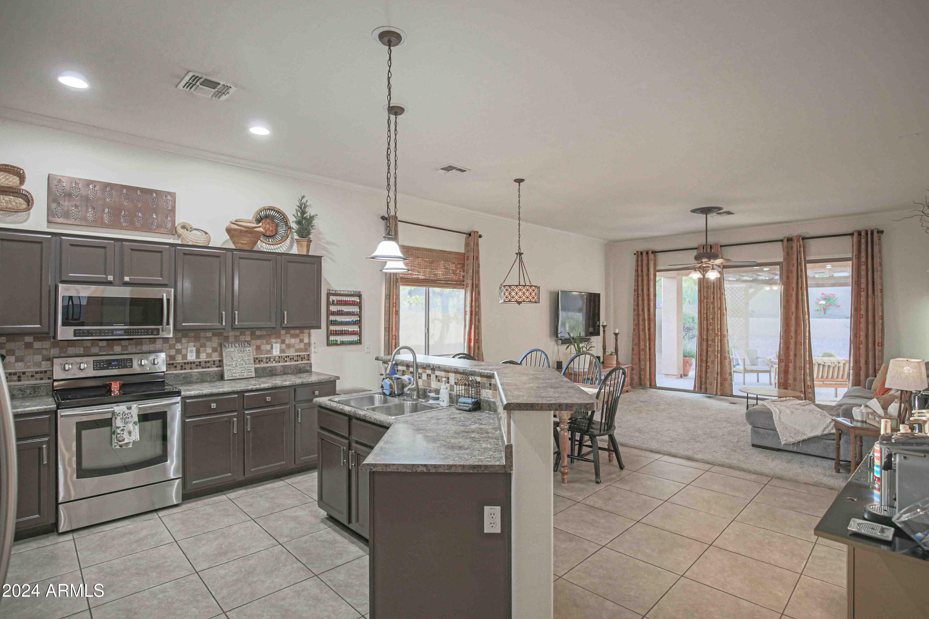 4438 W MOSS SPRINGS Road