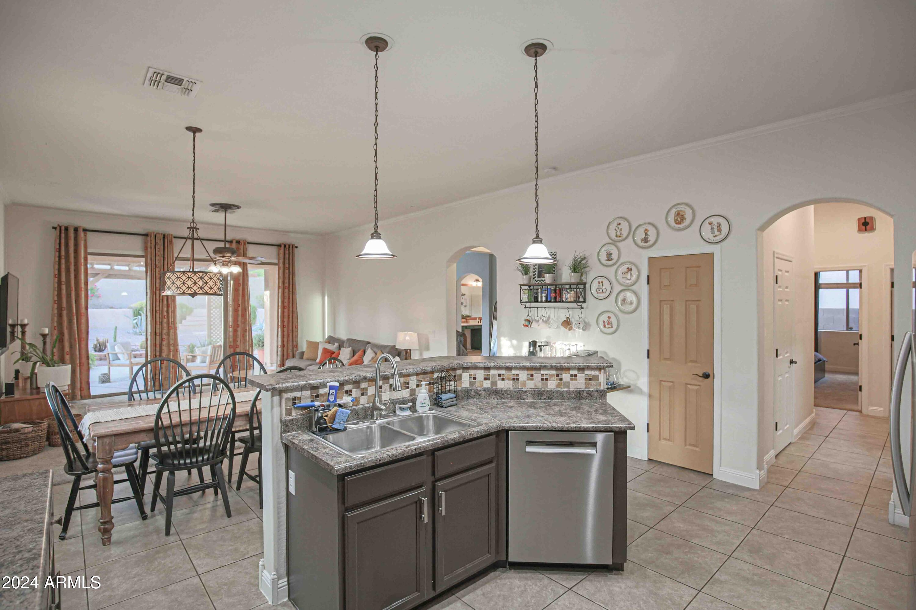 4438 W MOSS SPRINGS Road