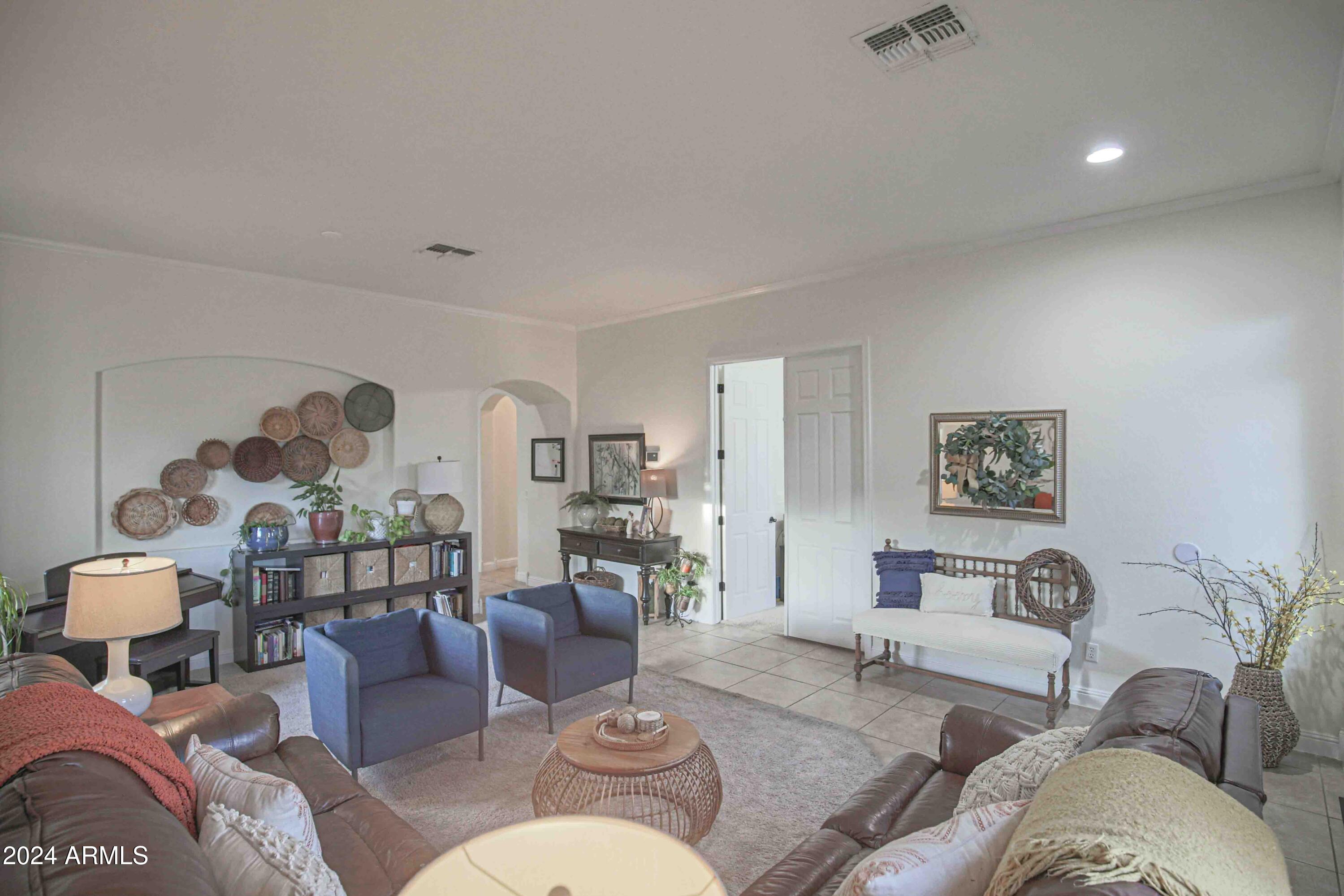 4438 W MOSS SPRINGS Road