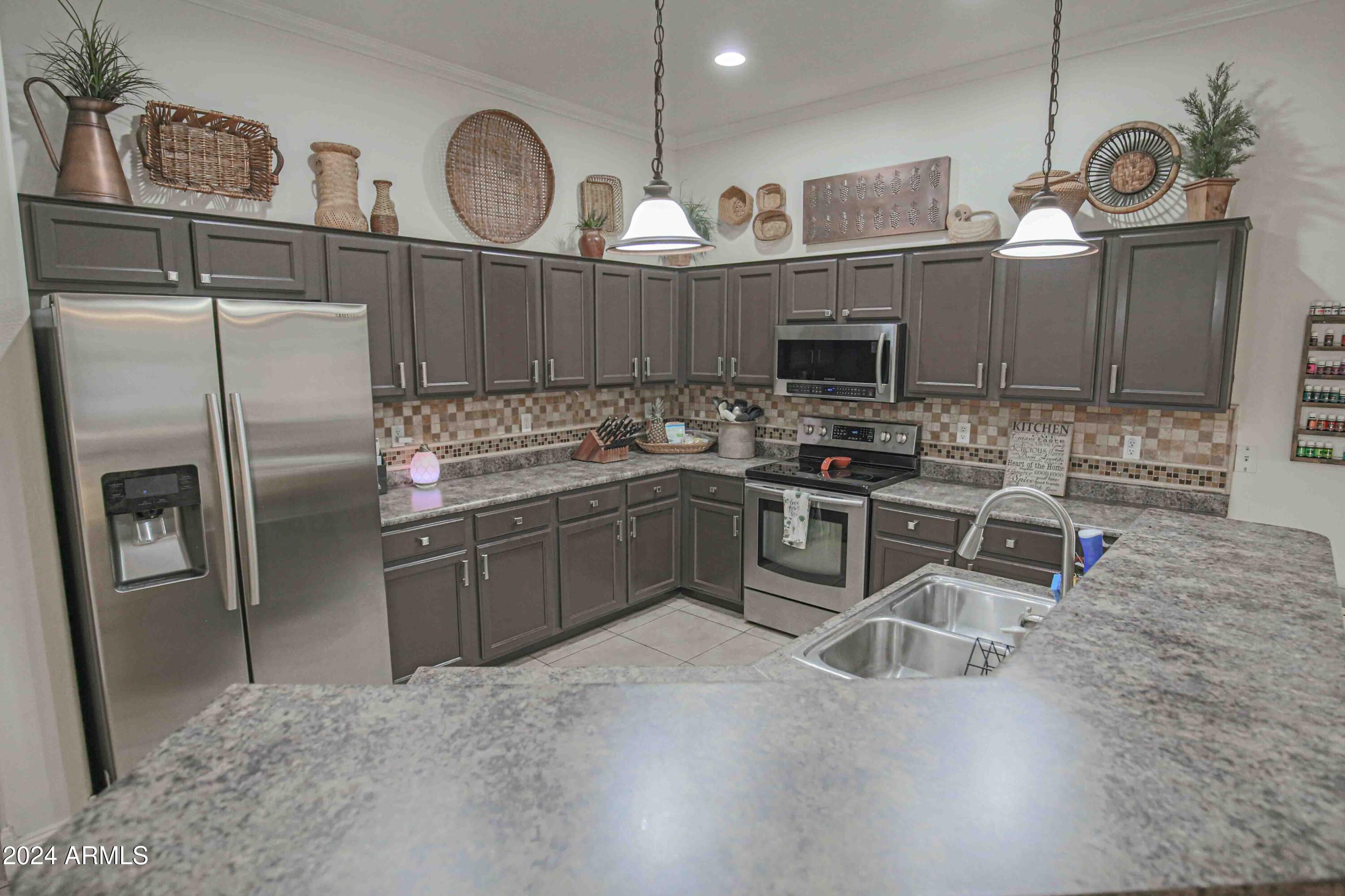 4438 W MOSS SPRINGS Road