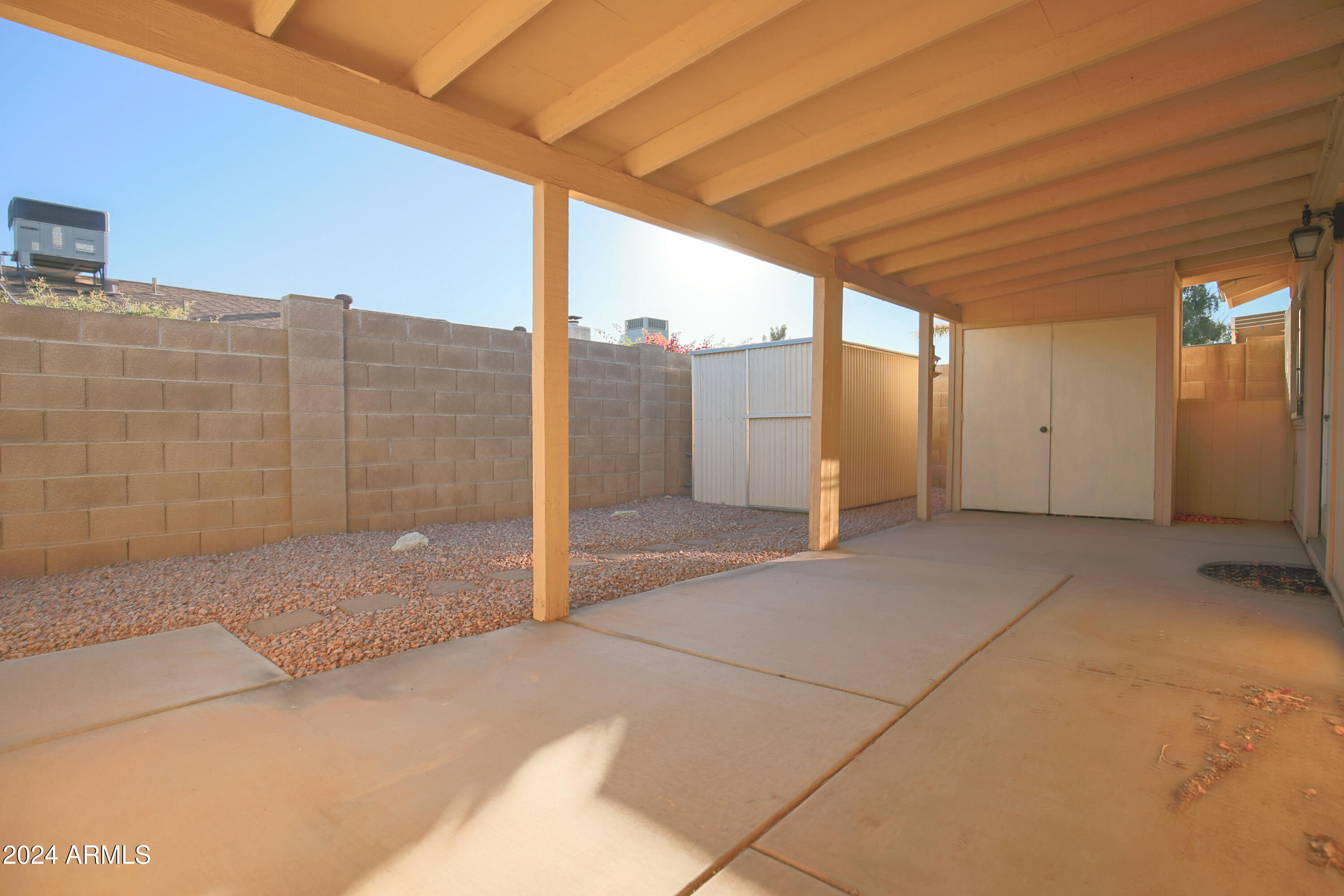 5203 W VOGEL Avenue