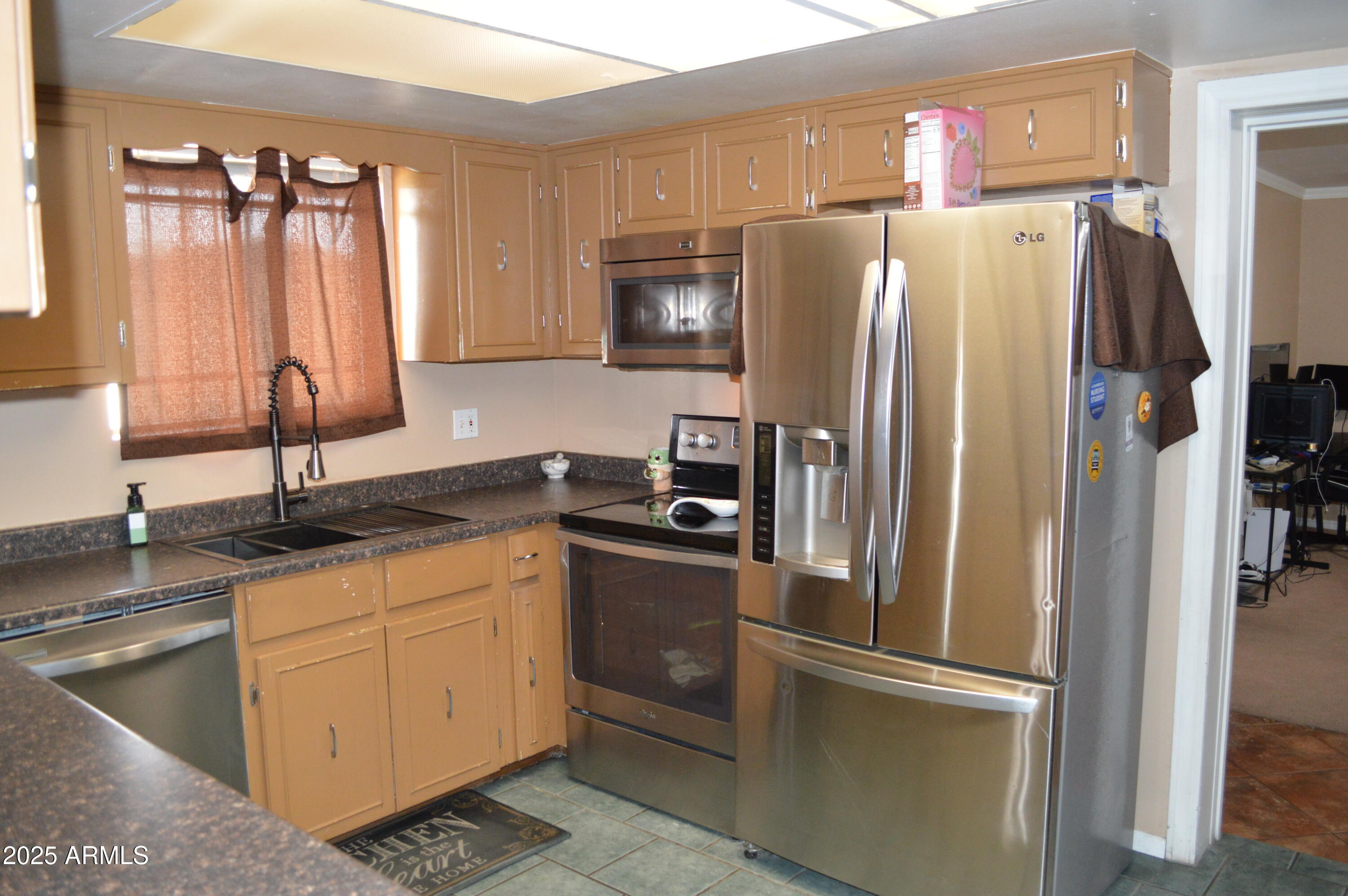 2301 W OCOTILLO Road
