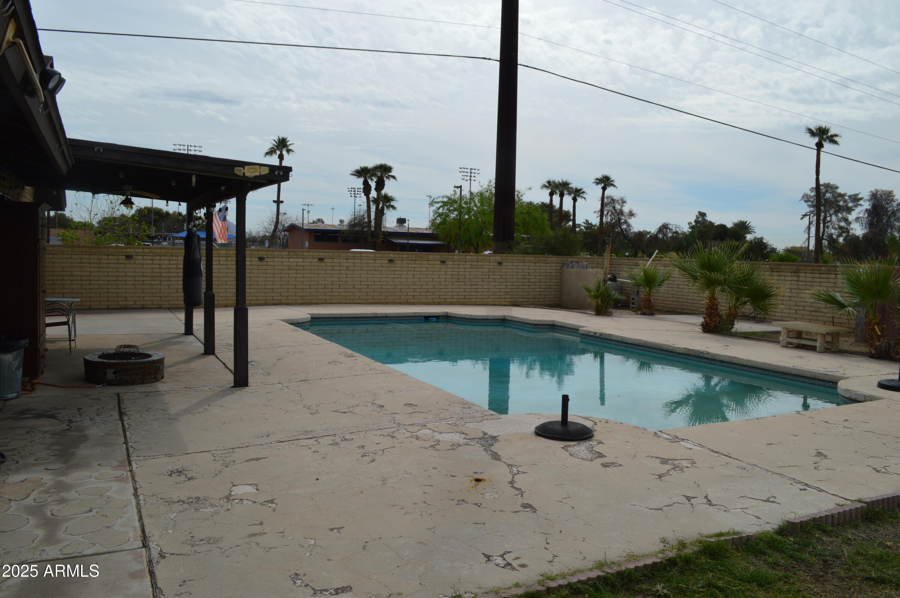 2301 W OCOTILLO Road