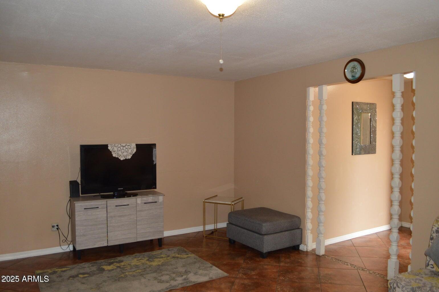 2301 W OCOTILLO Road