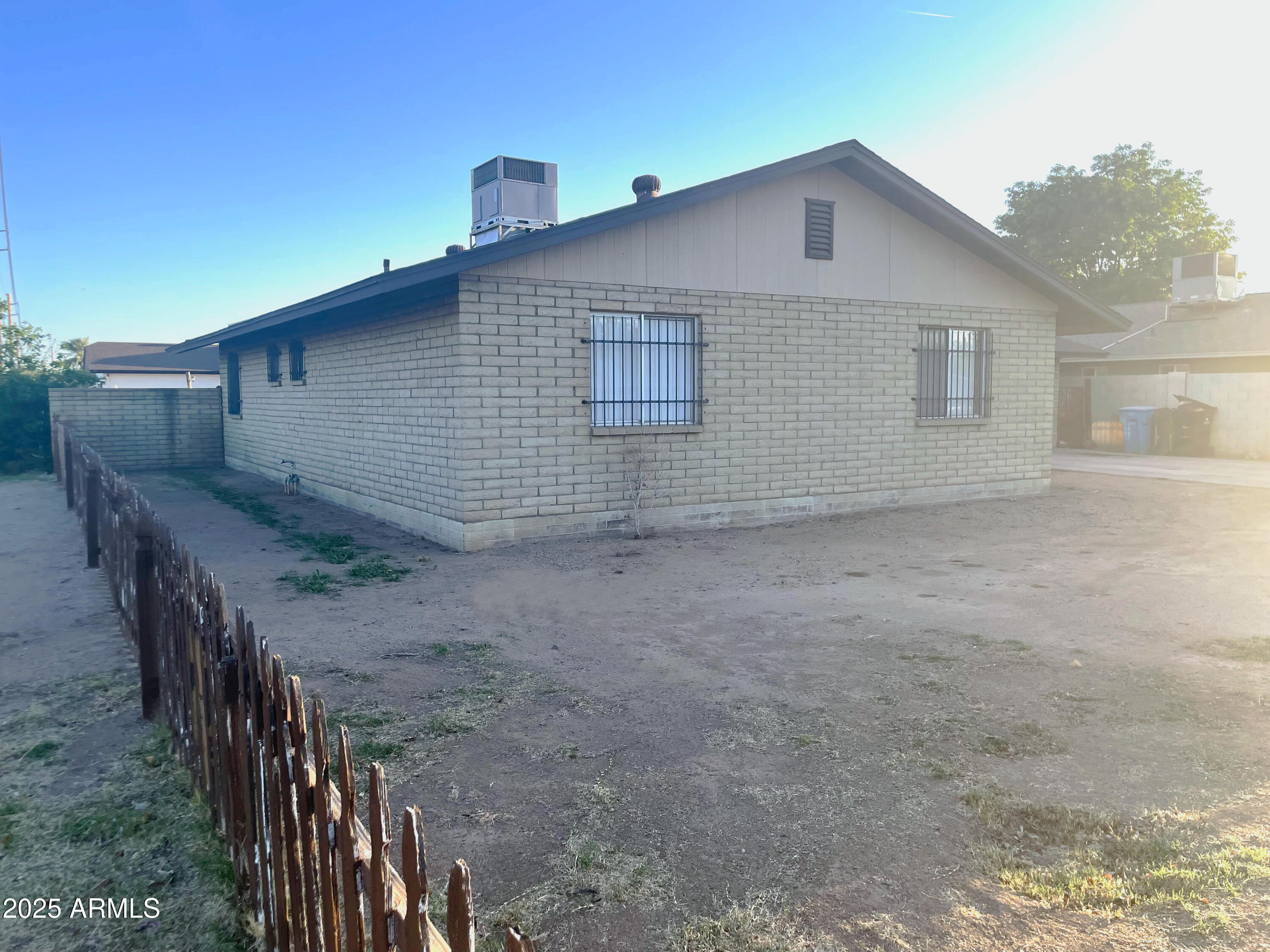 2301 W OCOTILLO Road