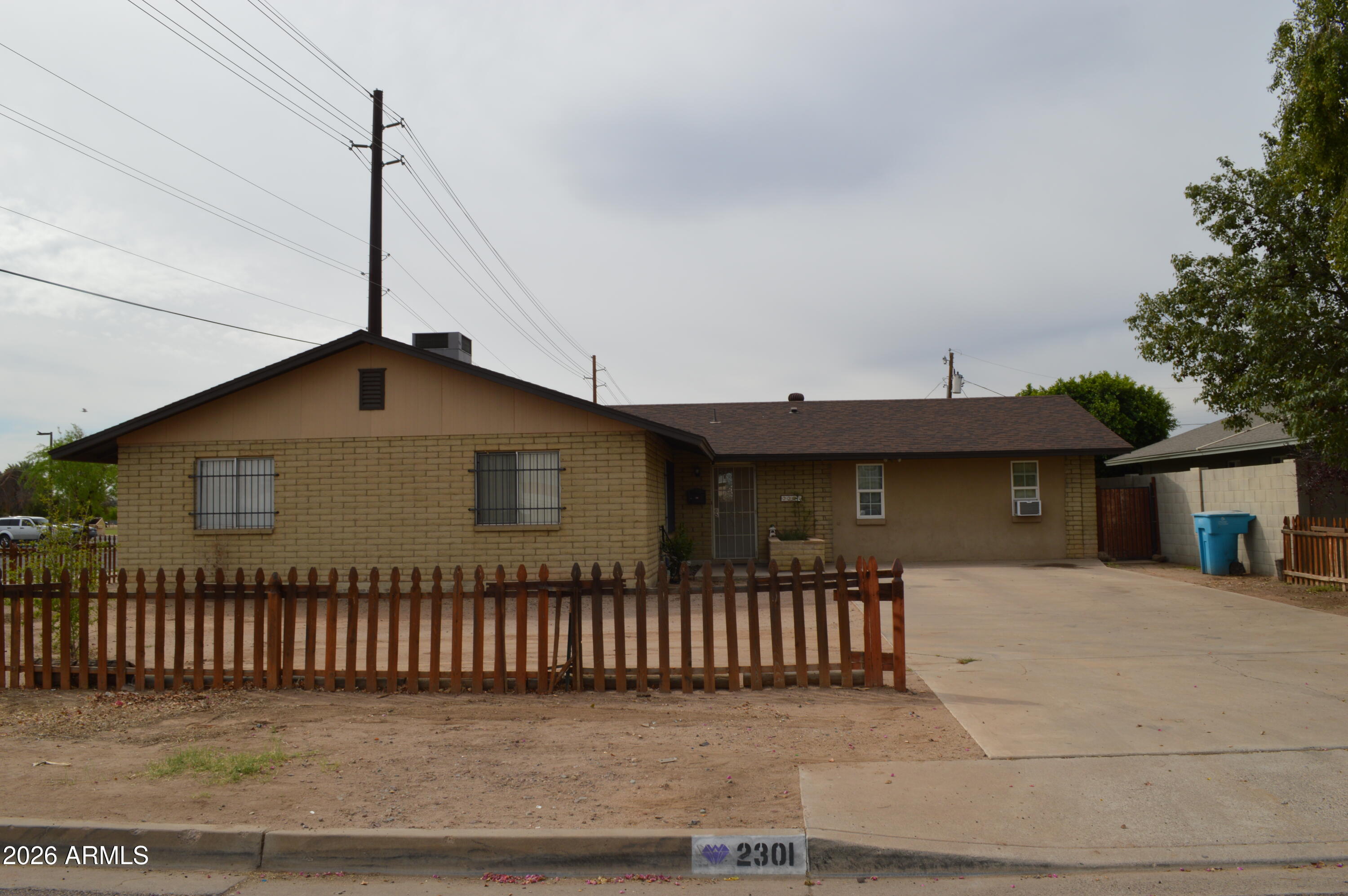 2301 W OCOTILLO Road