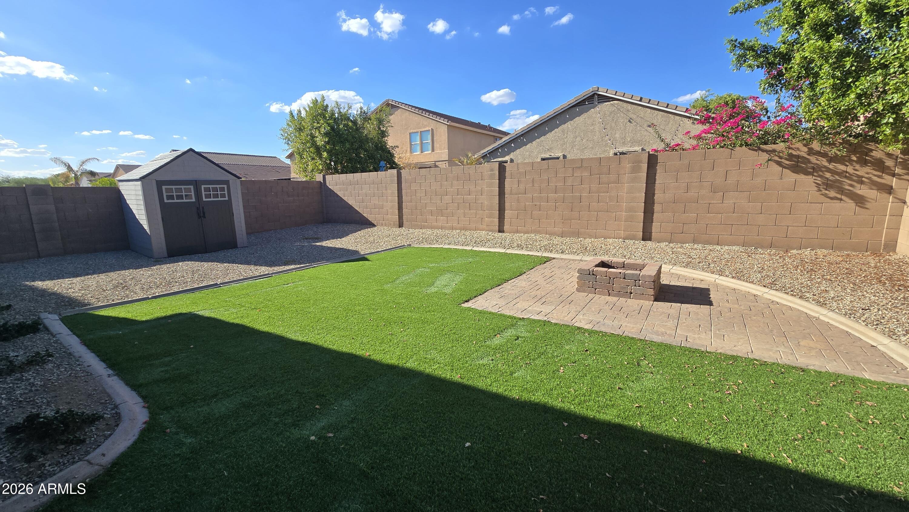 7558 W SPUR Drive