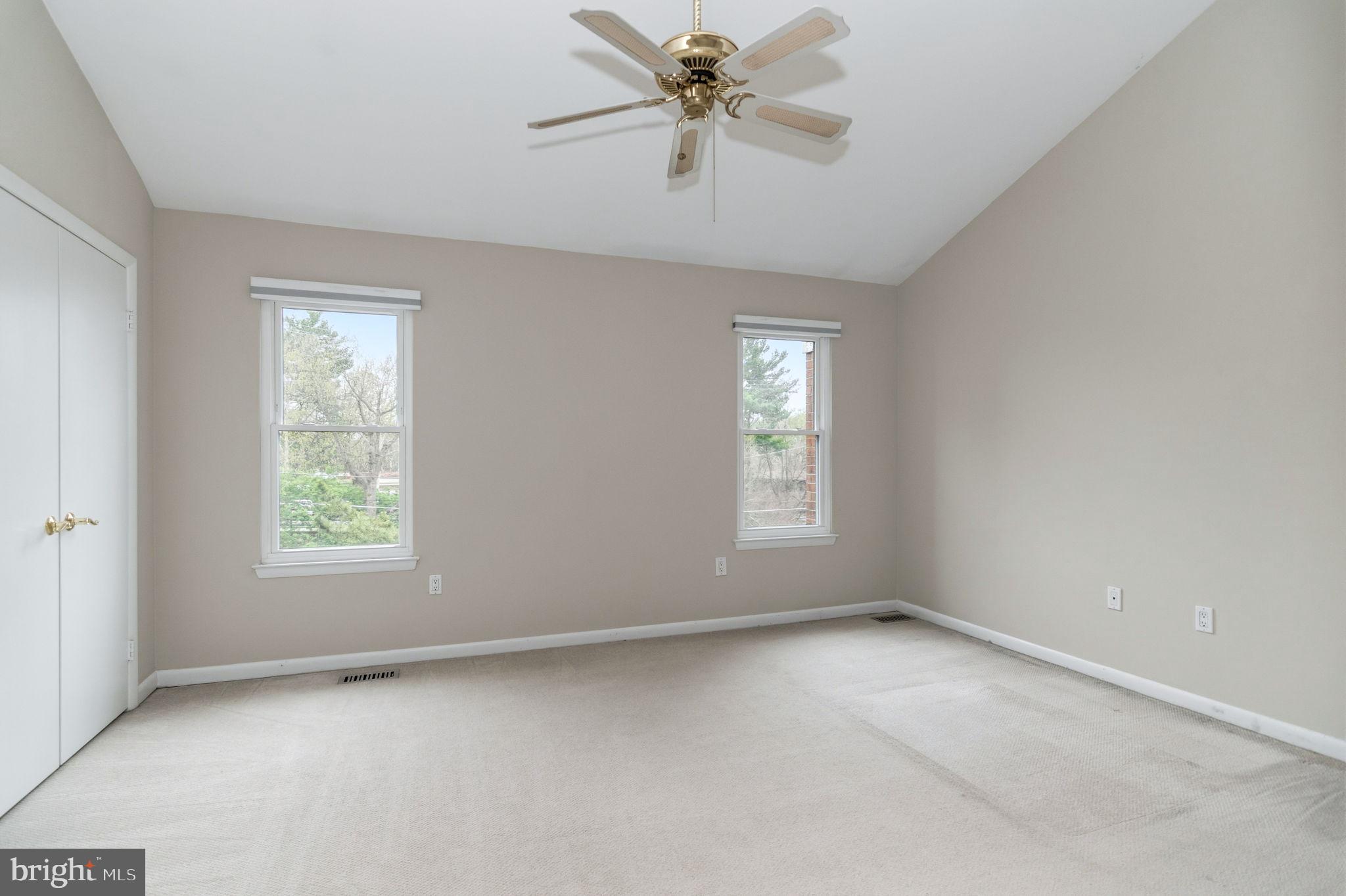 5304 KING CHARLES WAY