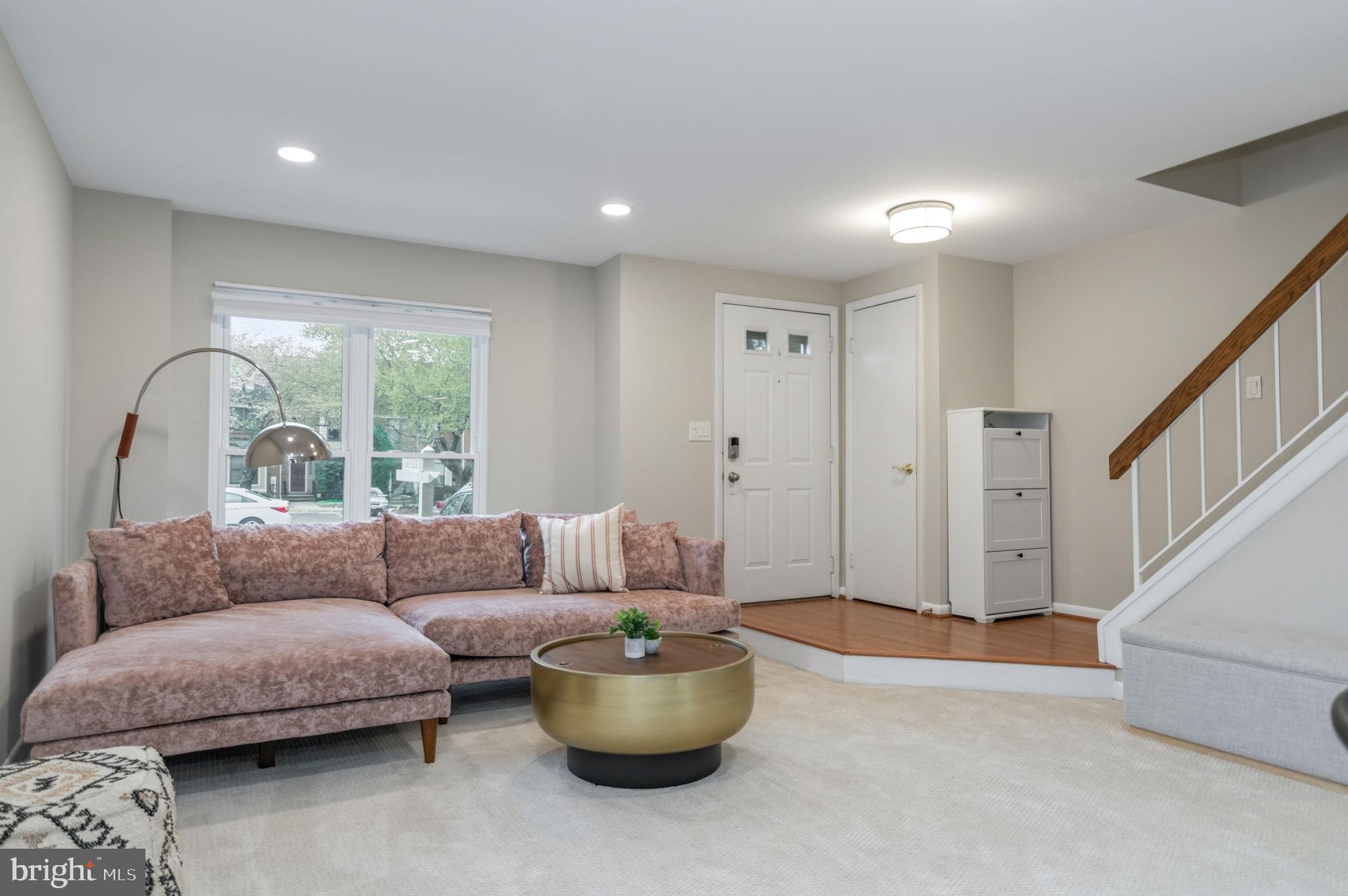 5304 KING CHARLES WAY