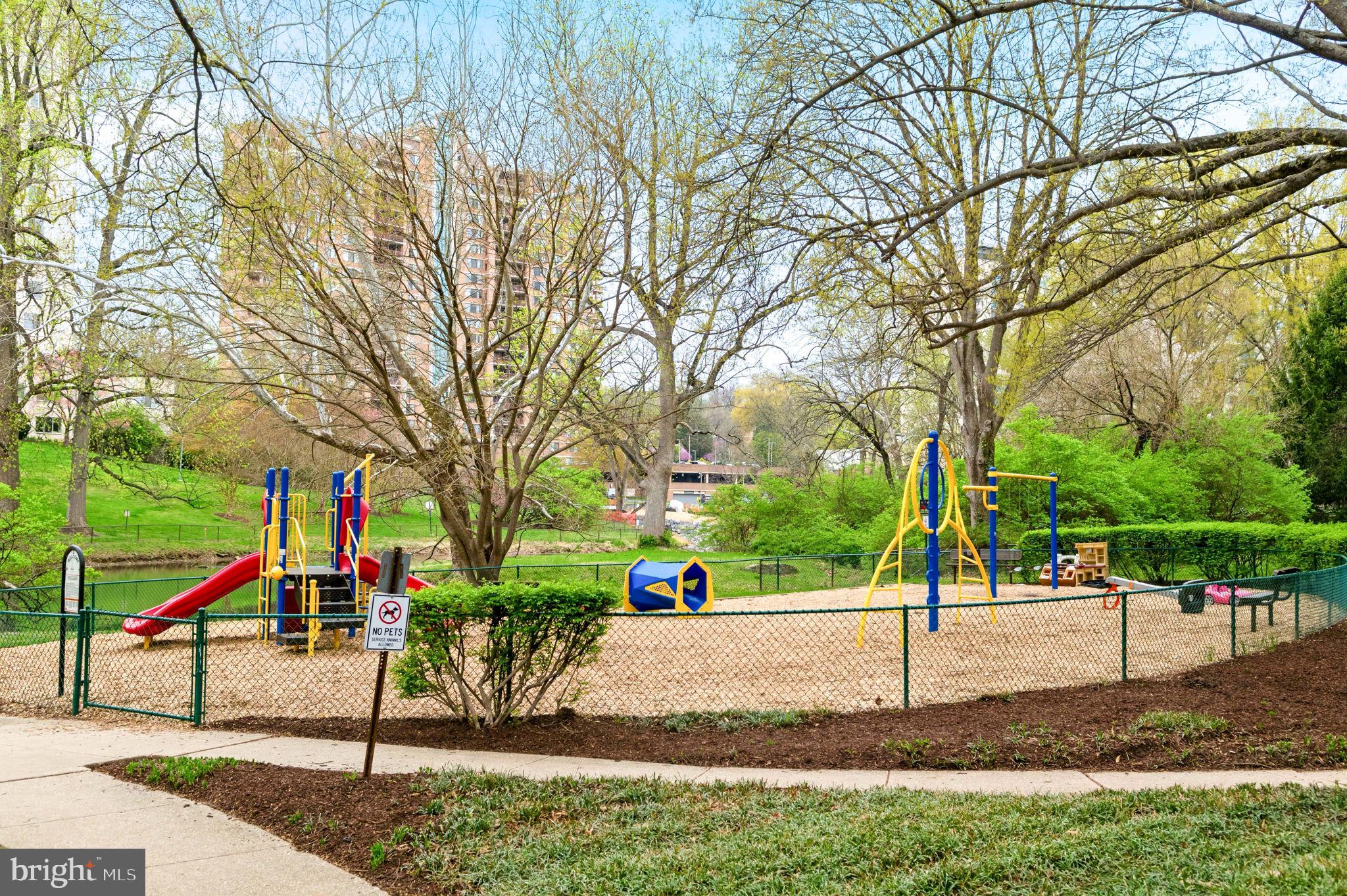 5304 KING CHARLES WAY