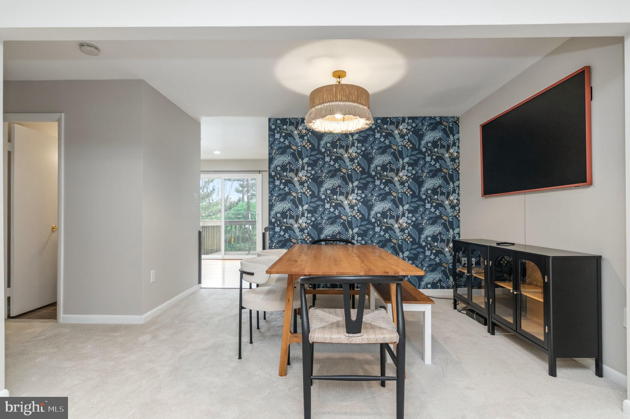 5304 KING CHARLES WAY