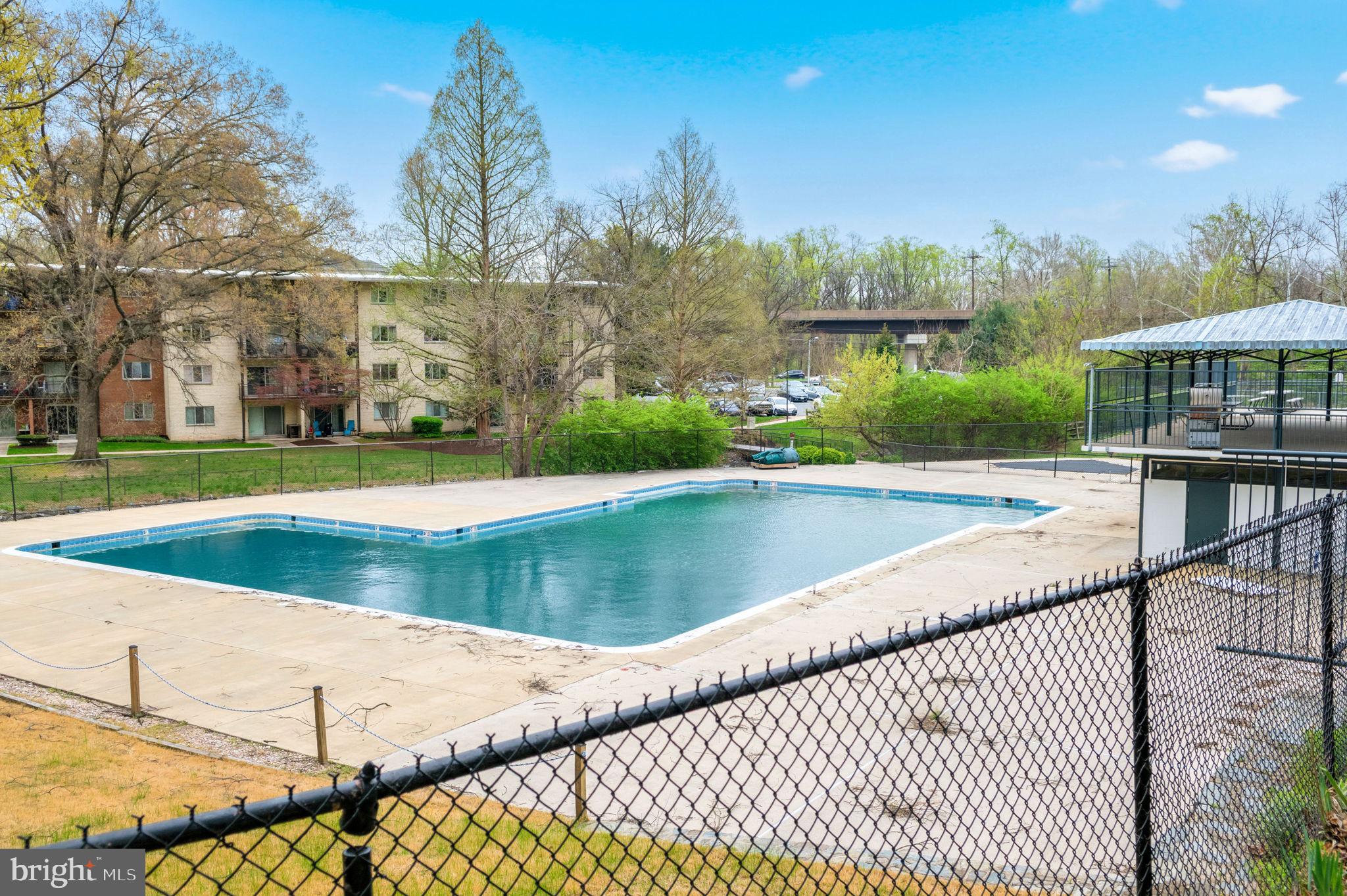 5304 KING CHARLES WAY