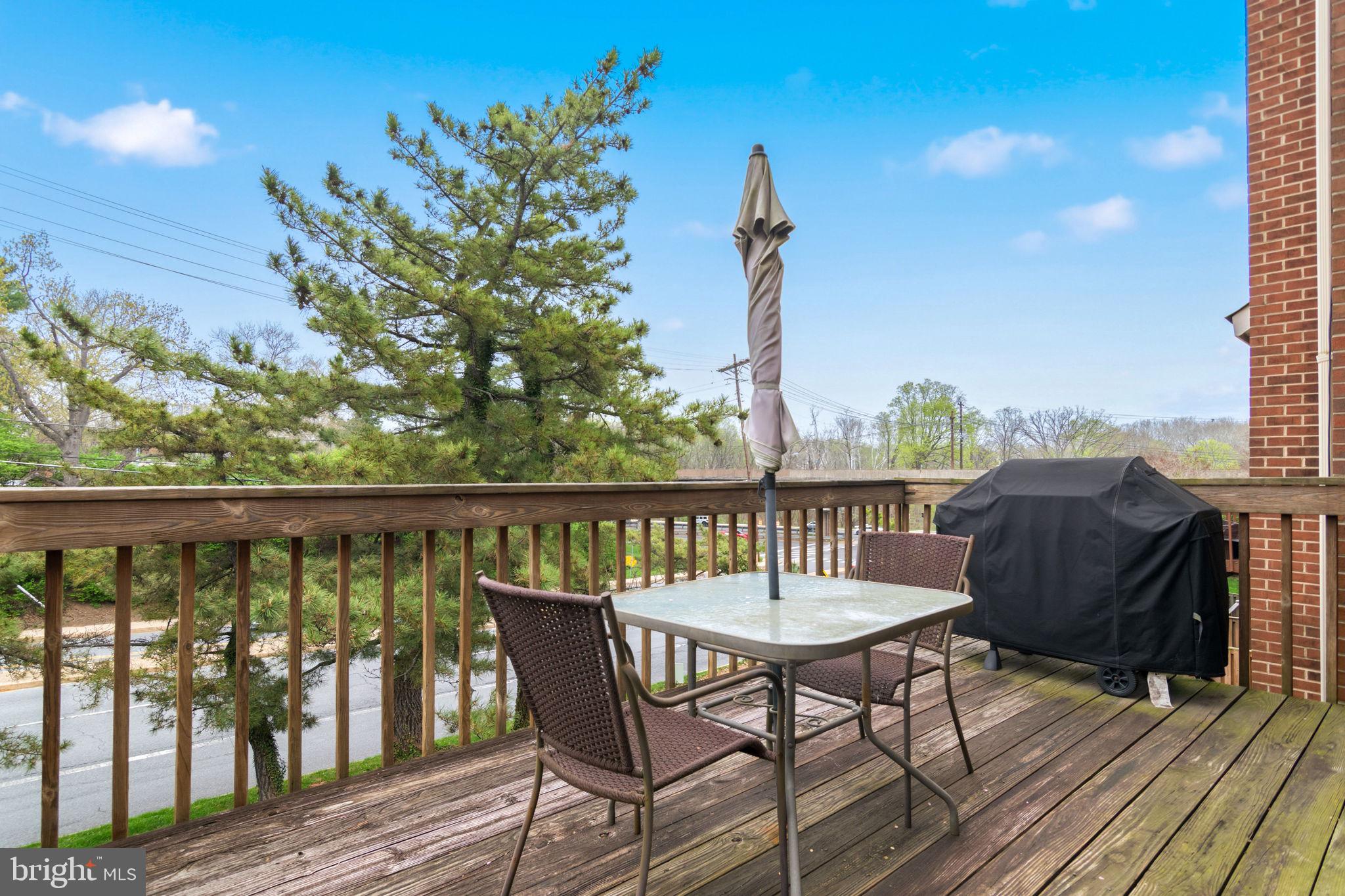 5304 KING CHARLES WAY