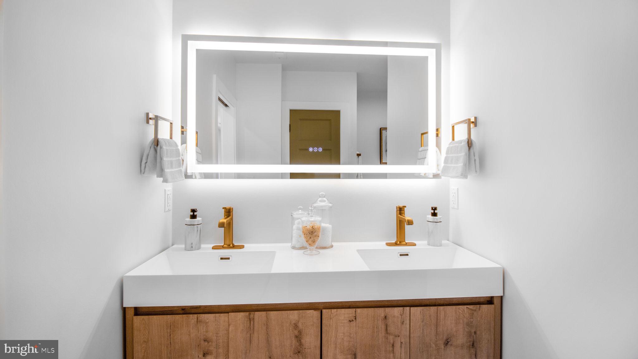 2025 N EMERSON STREET