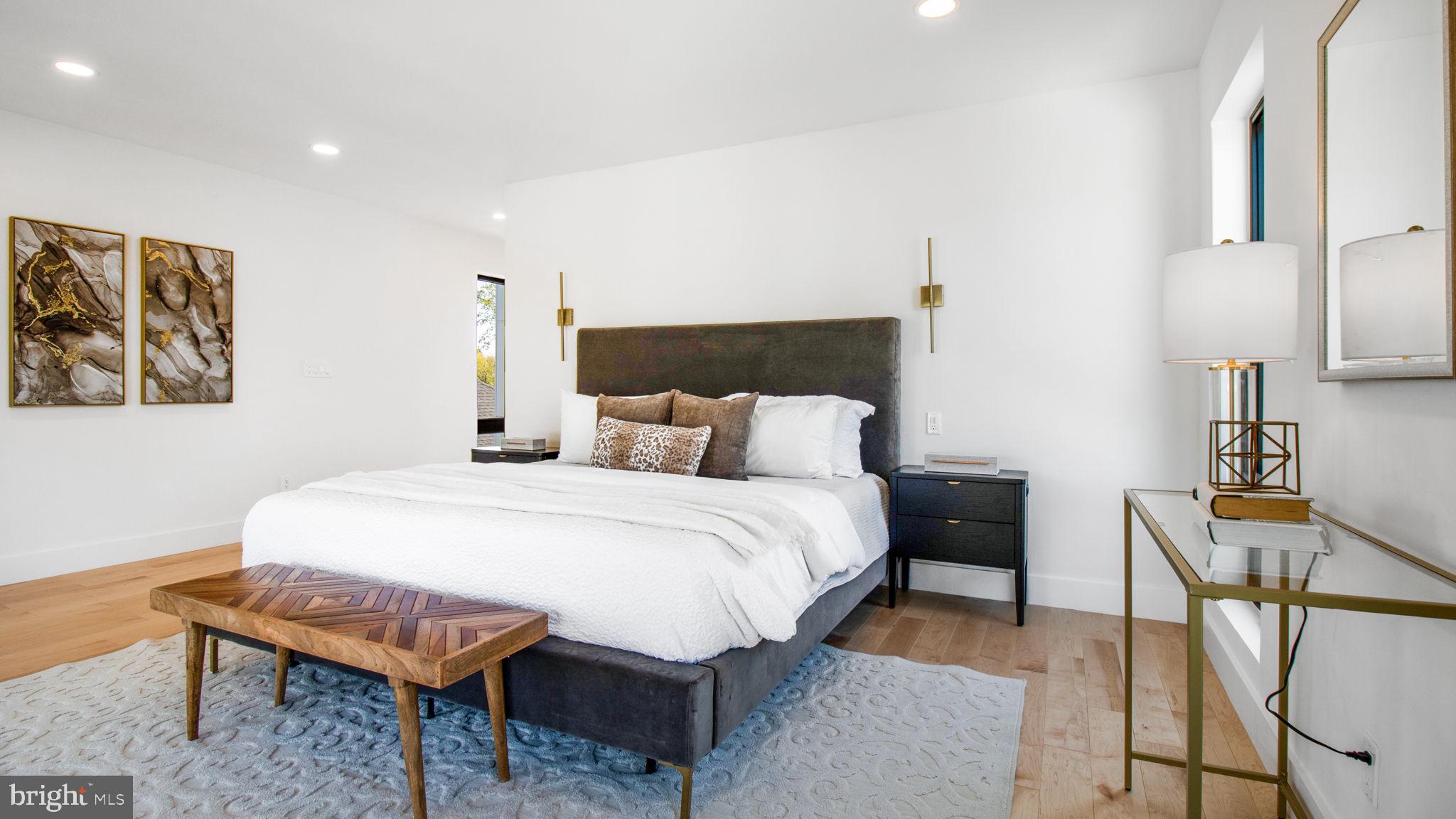 2025 N EMERSON STREET