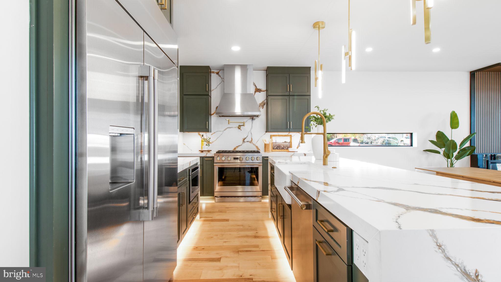 2025 N EMERSON STREET