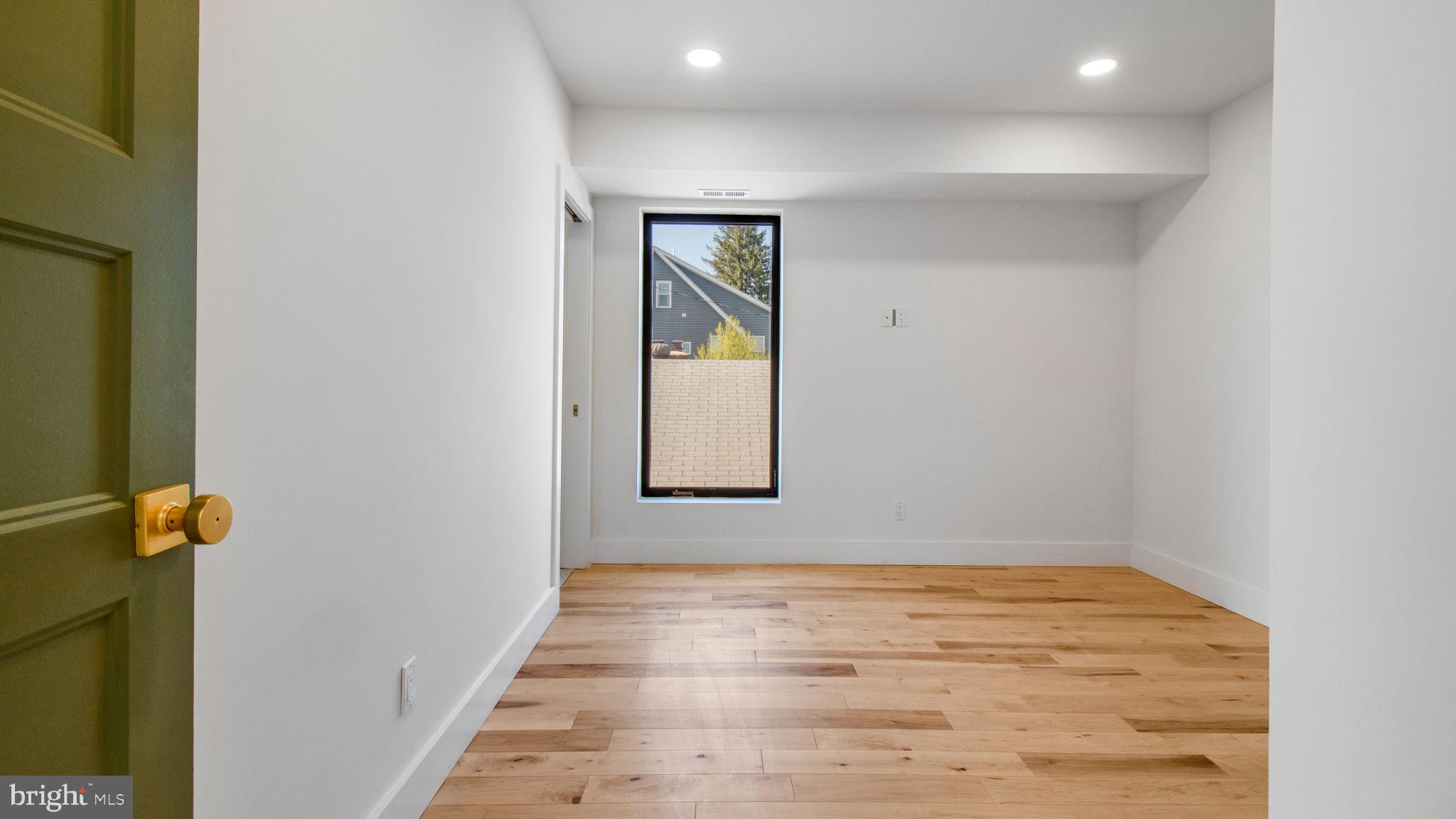 2025 N EMERSON STREET