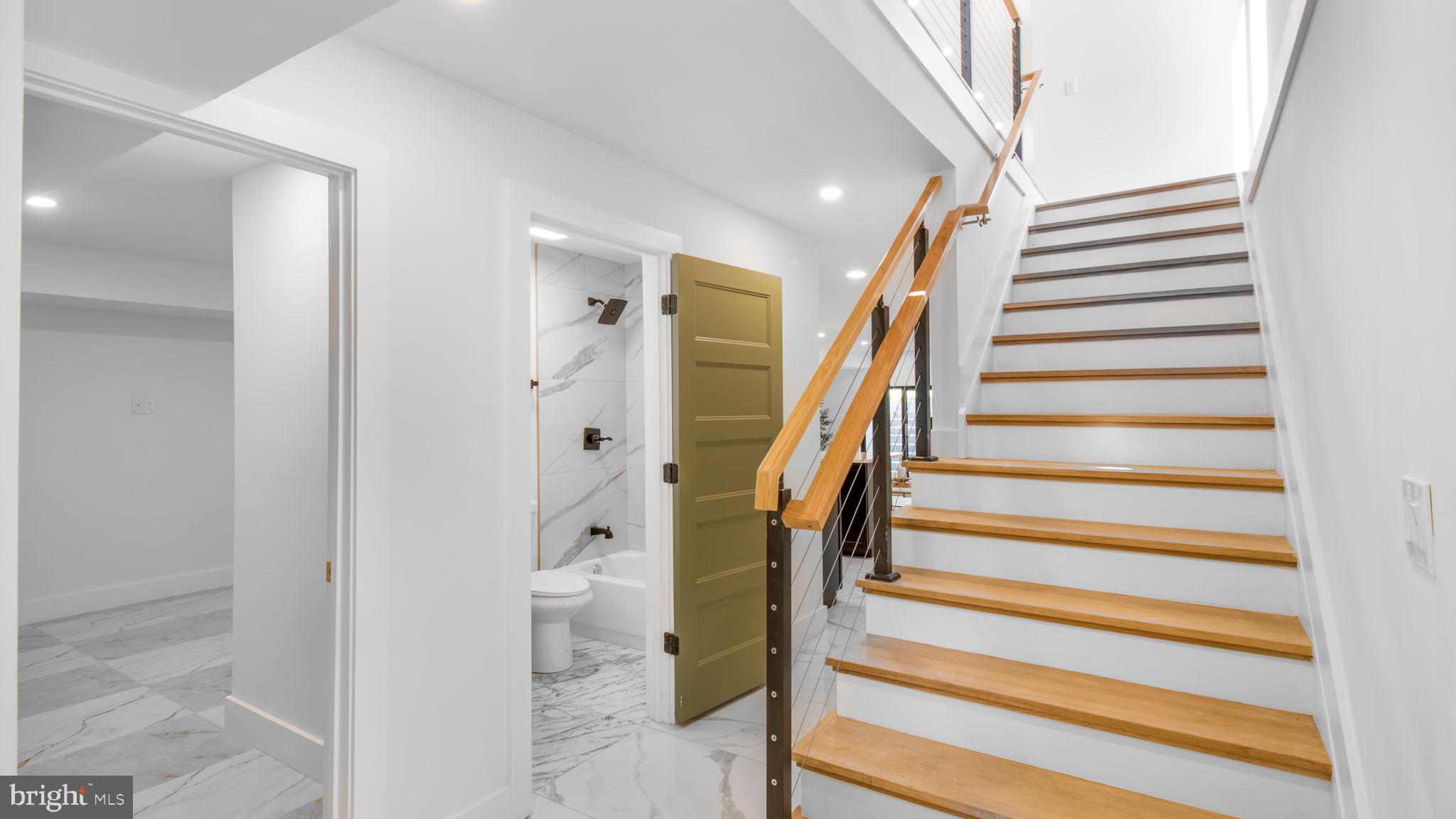 2025 N EMERSON STREET