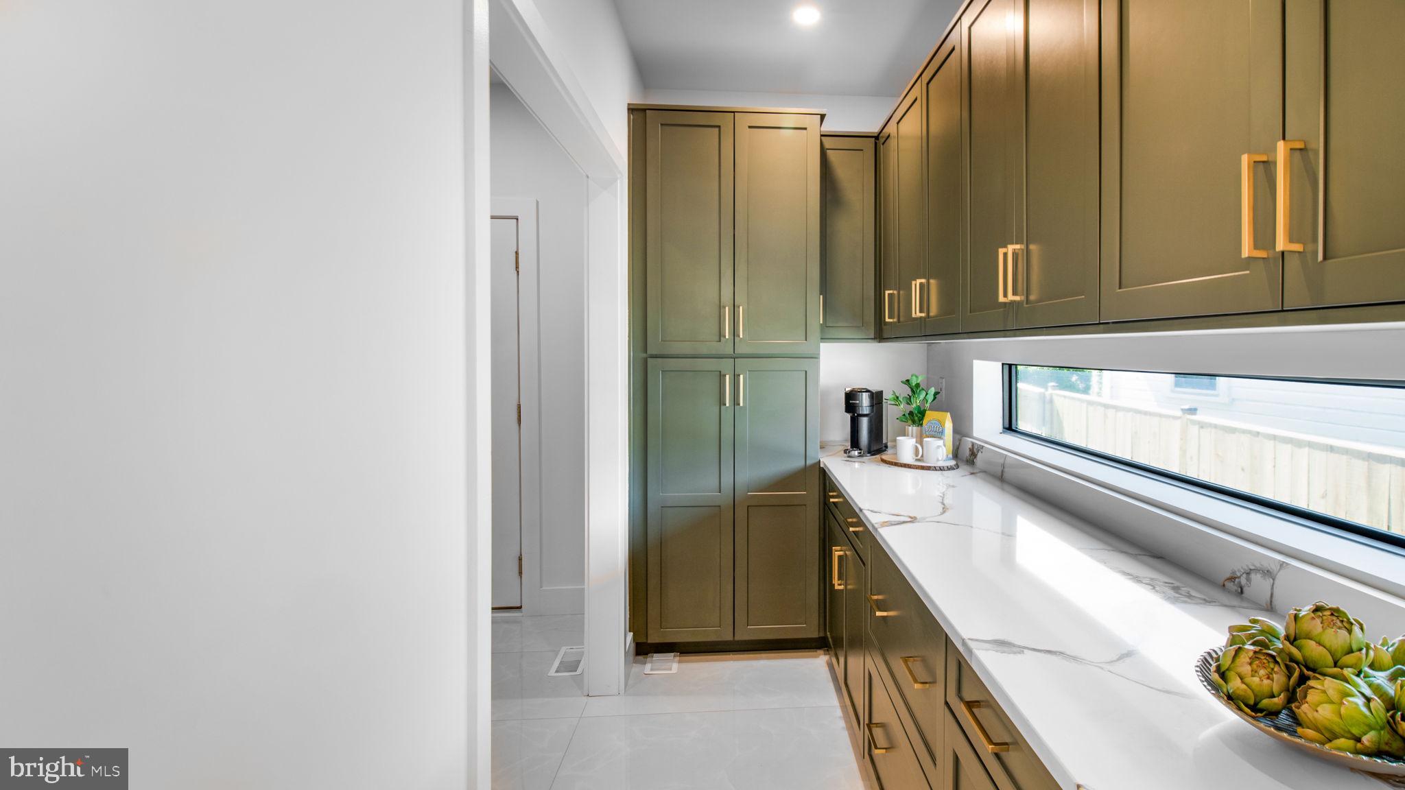 2025 N EMERSON STREET