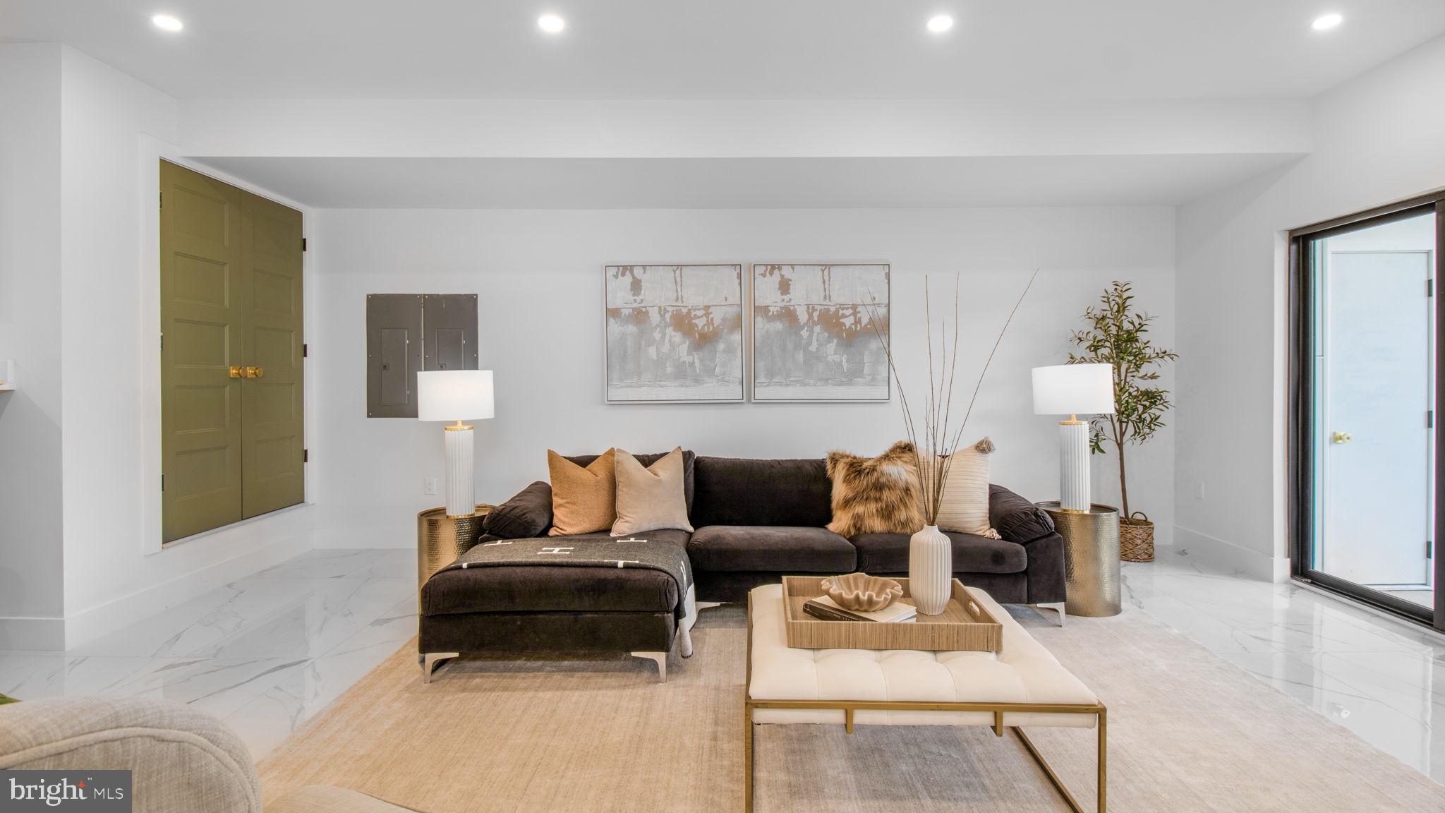 2025 N EMERSON STREET