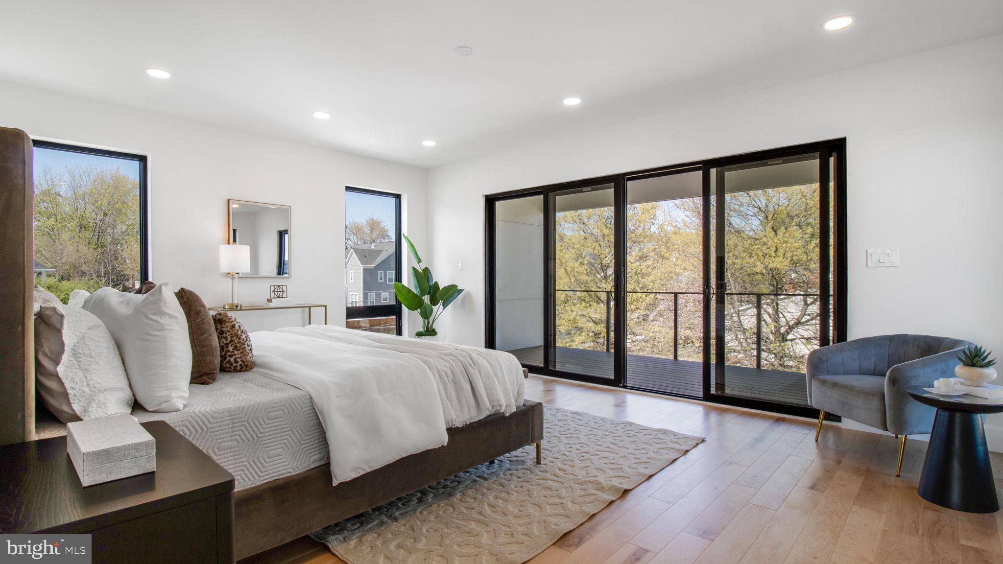 2025 N EMERSON STREET