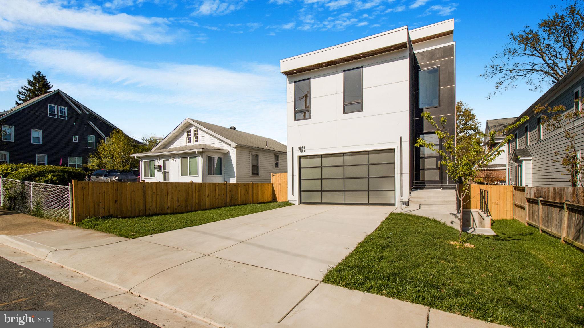 2025 N EMERSON STREET