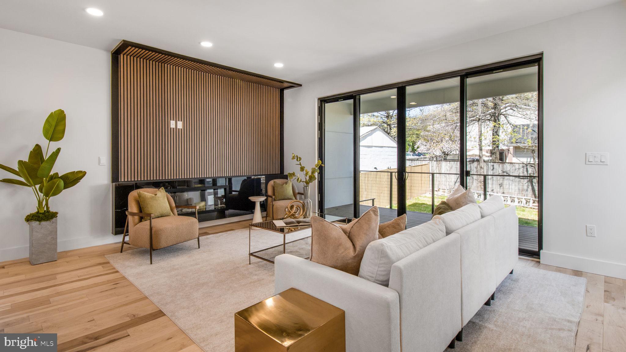 2025 N EMERSON STREET