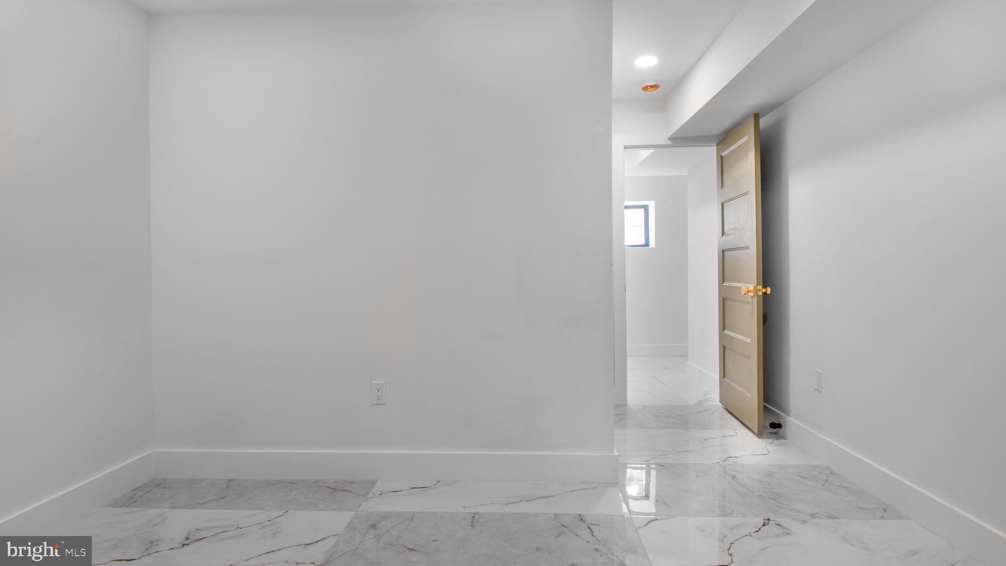 2025 N EMERSON STREET