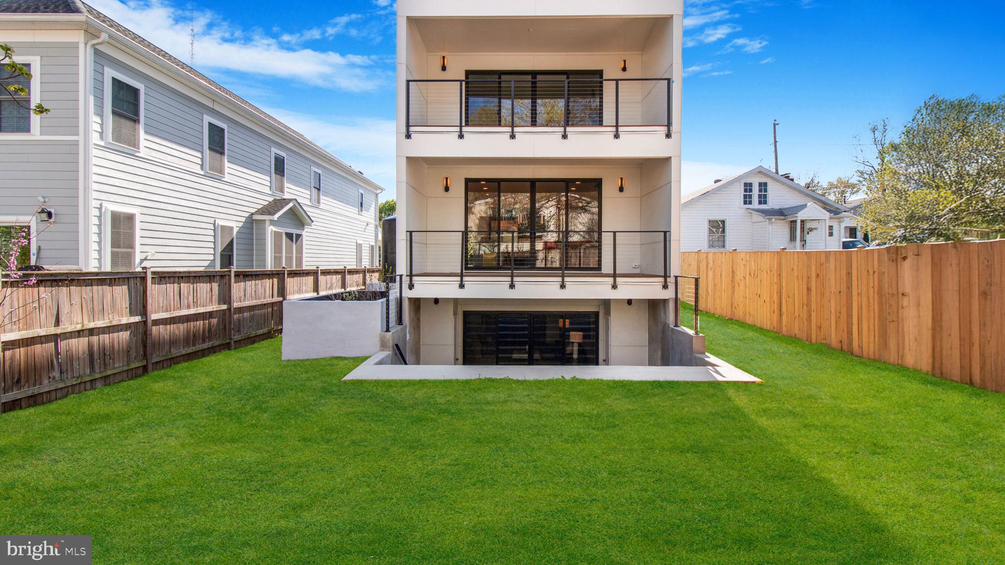 2025 N EMERSON STREET