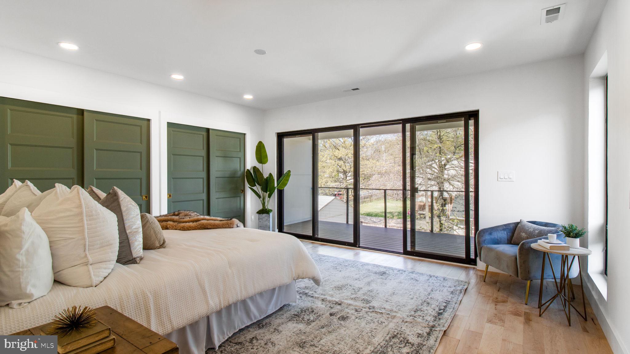 2025 N EMERSON STREET