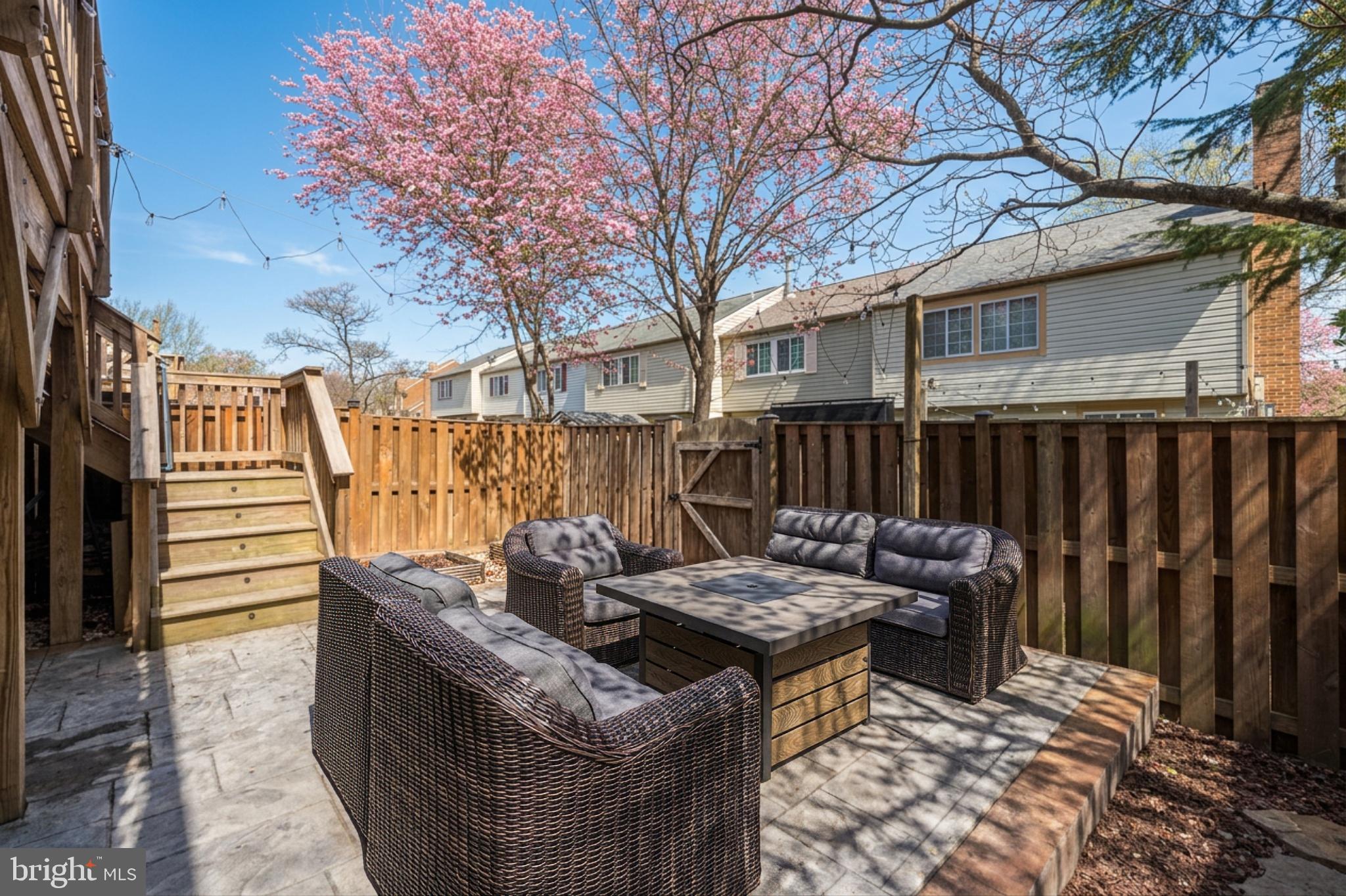 1100 SNEAD PLACE
