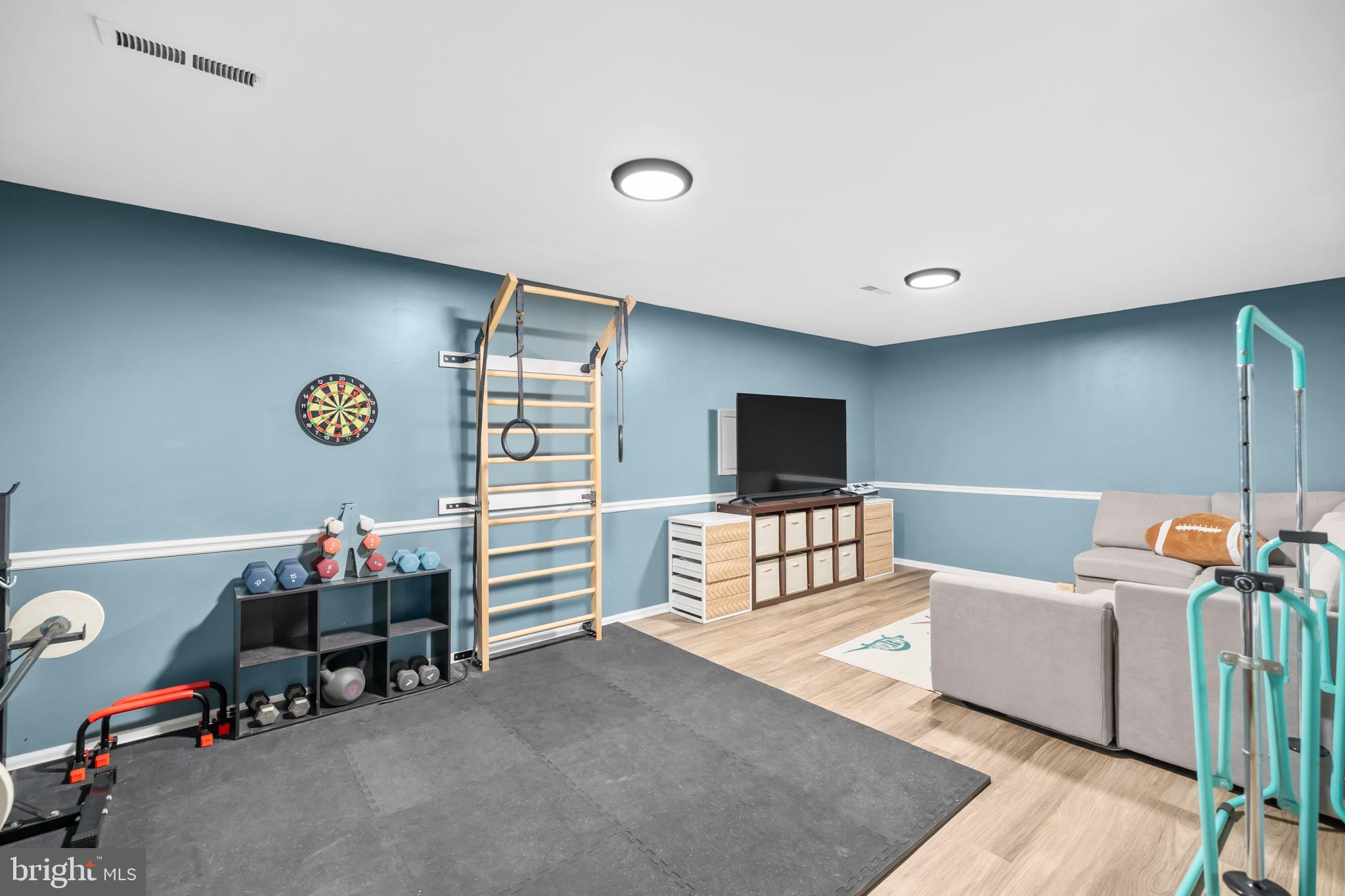 1100 SNEAD PLACE