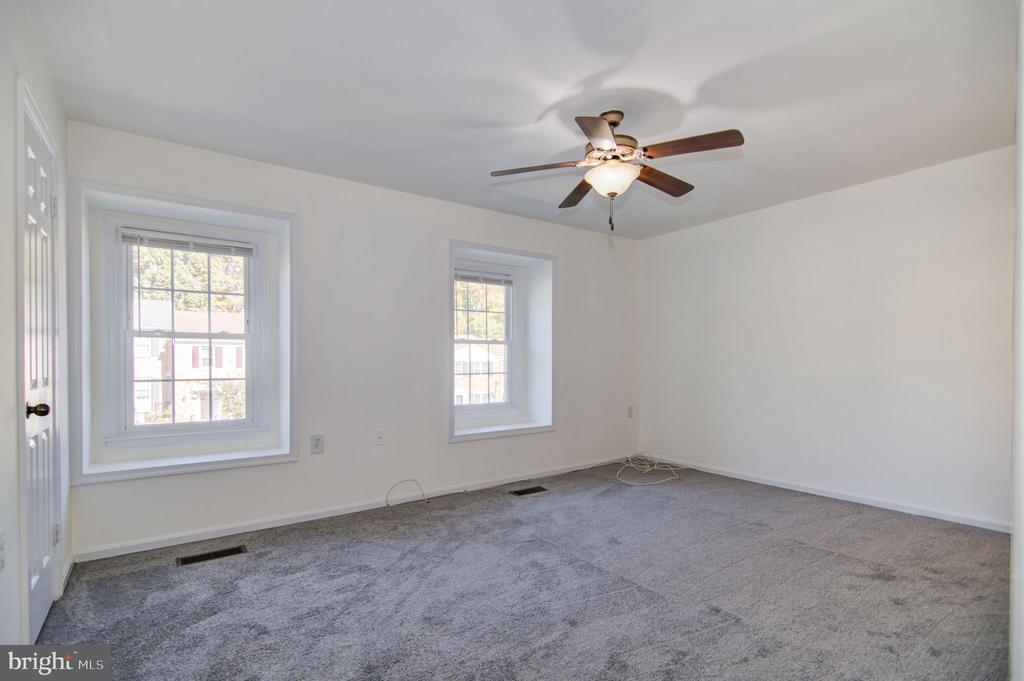 11289 Edgemoor Ct
