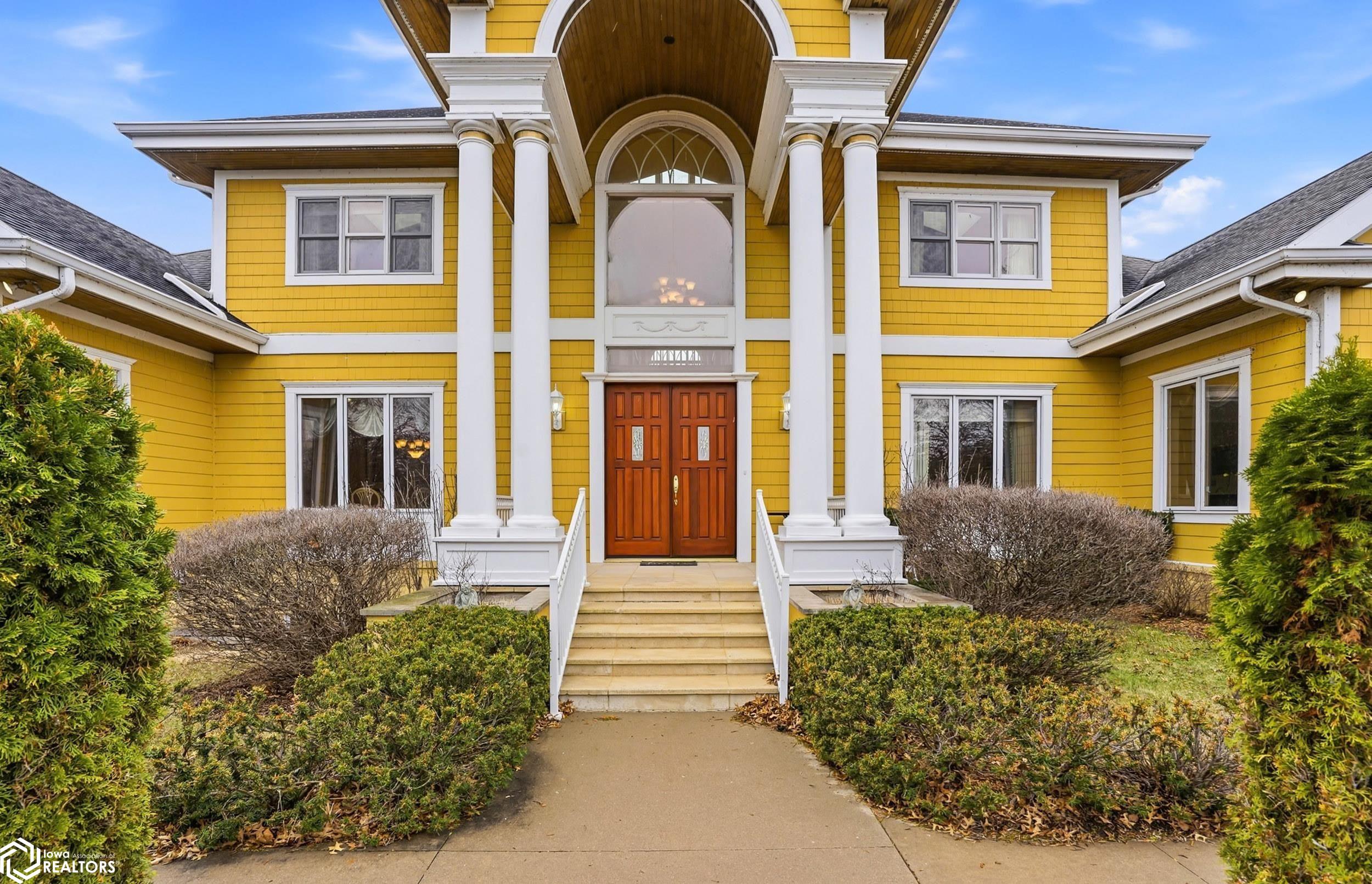 1105 Lakeview Drive