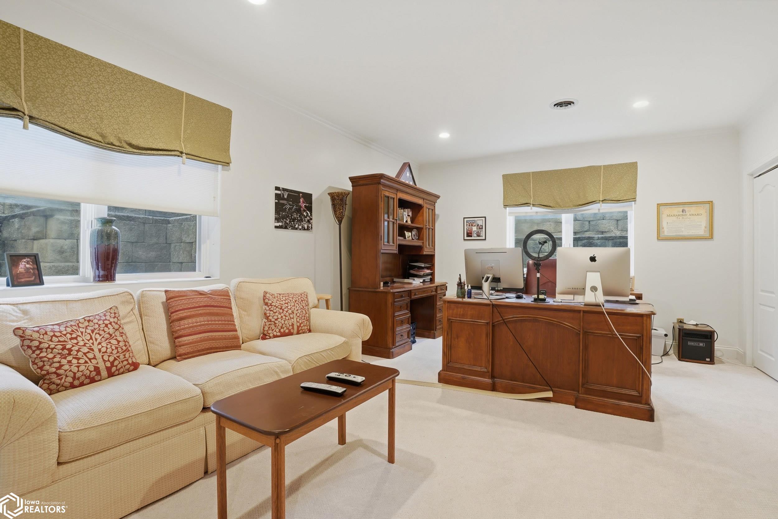 1105 Lakeview Drive