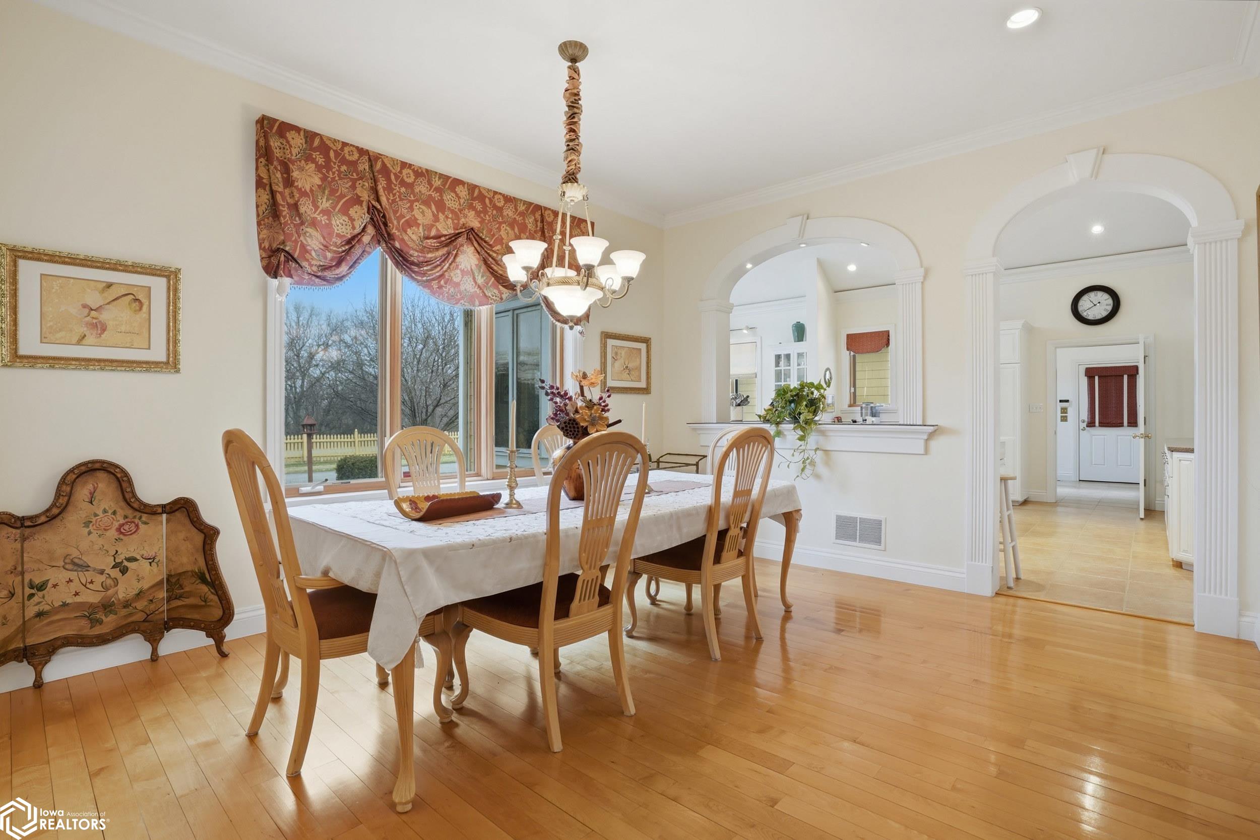 1105 Lakeview Drive