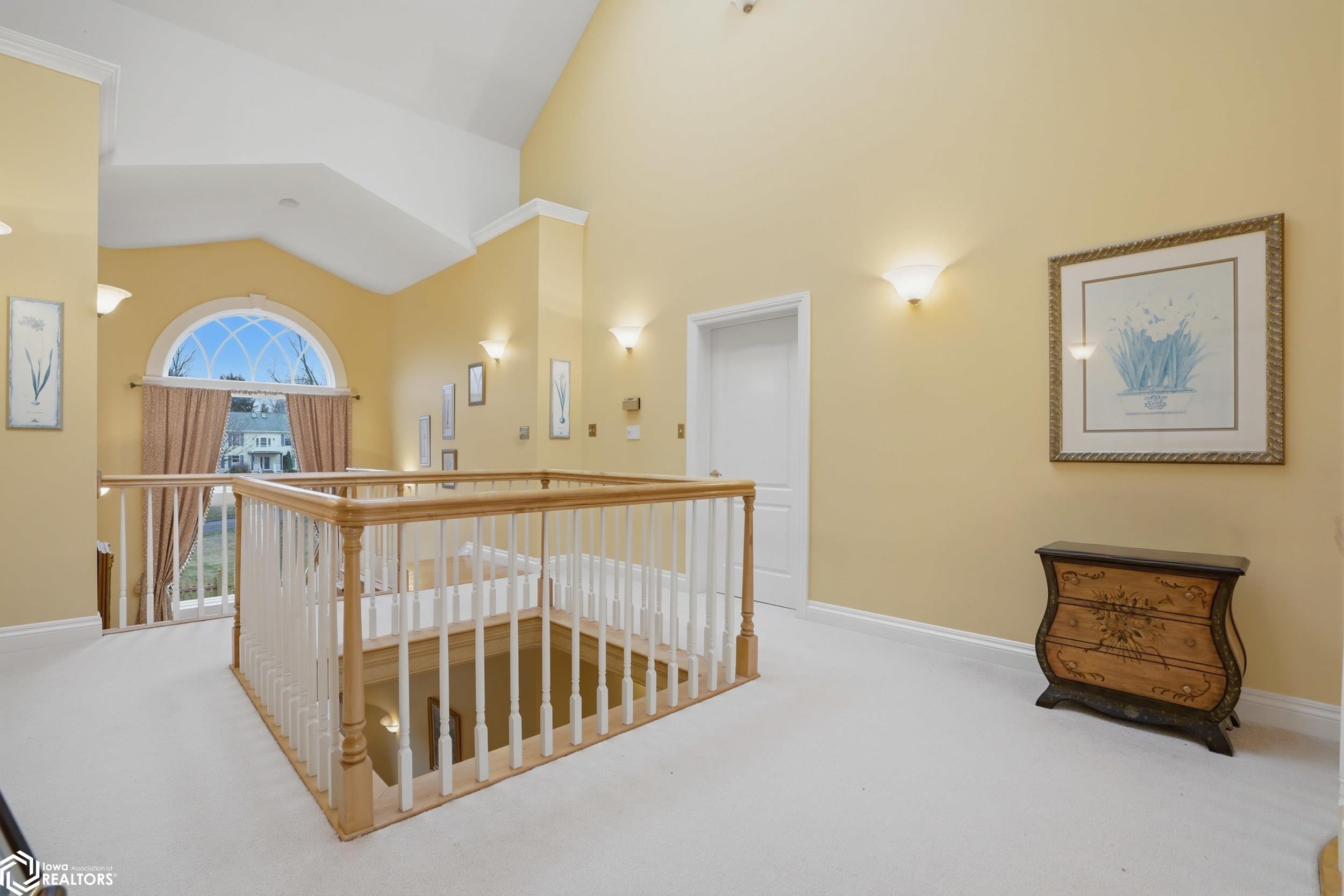 1105 Lakeview Drive