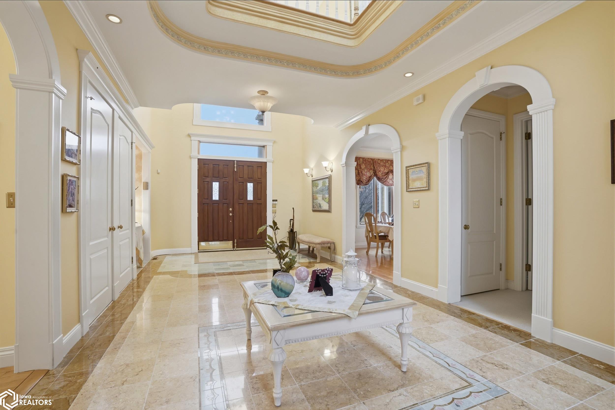 1105 Lakeview Drive