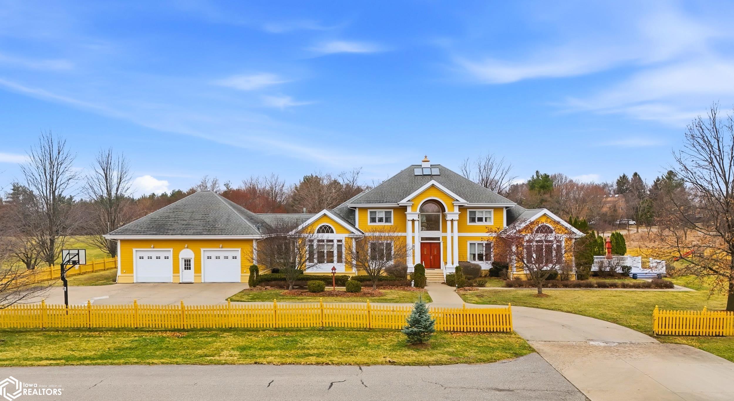 1105 Lakeview Drive