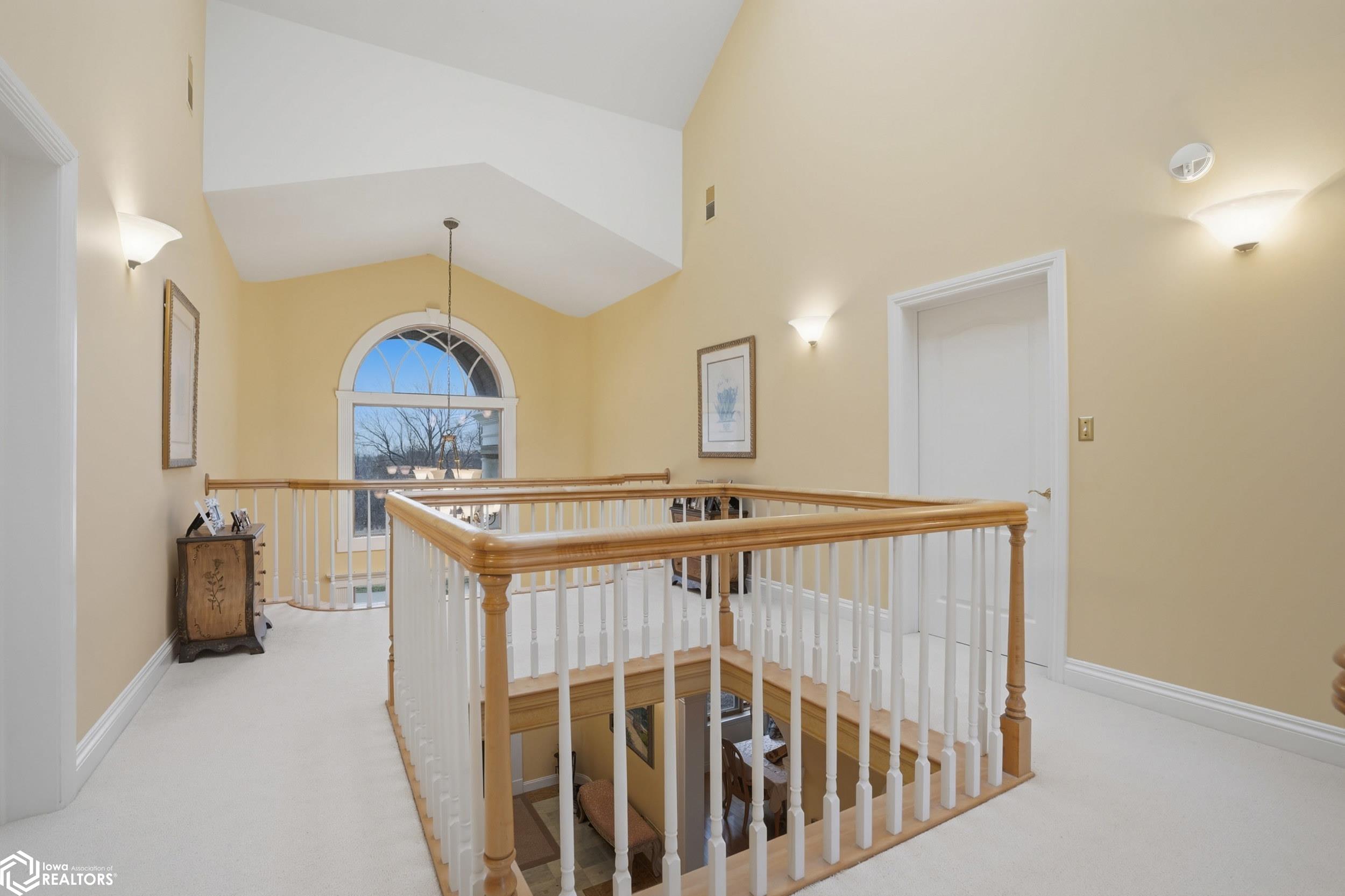 1105 Lakeview Drive