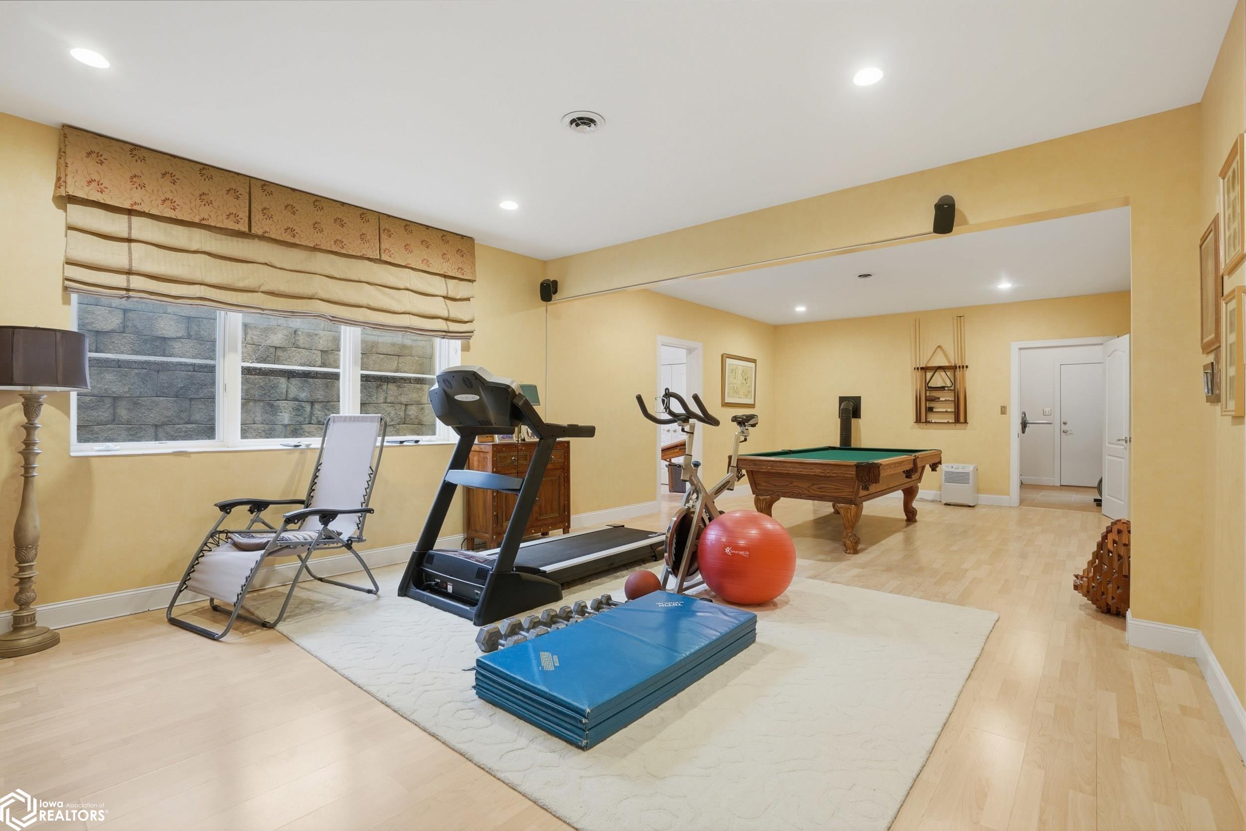 1105 Lakeview Drive