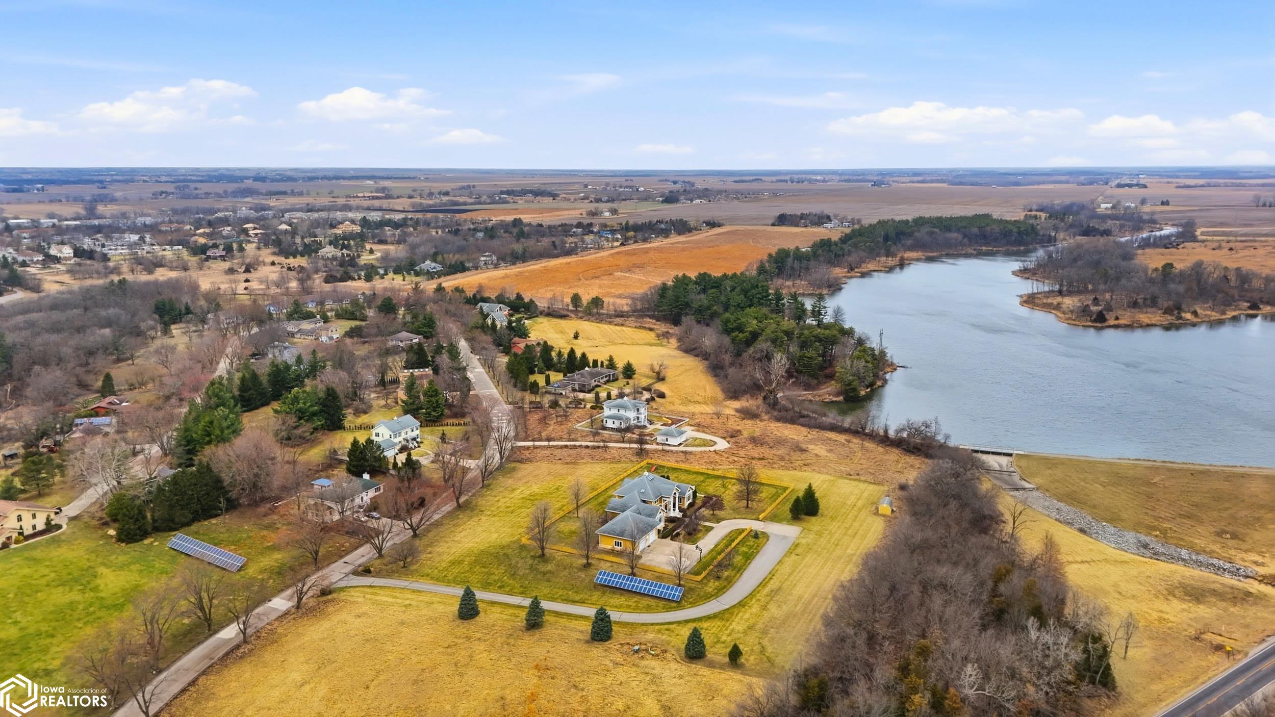 1105 Lakeview Drive