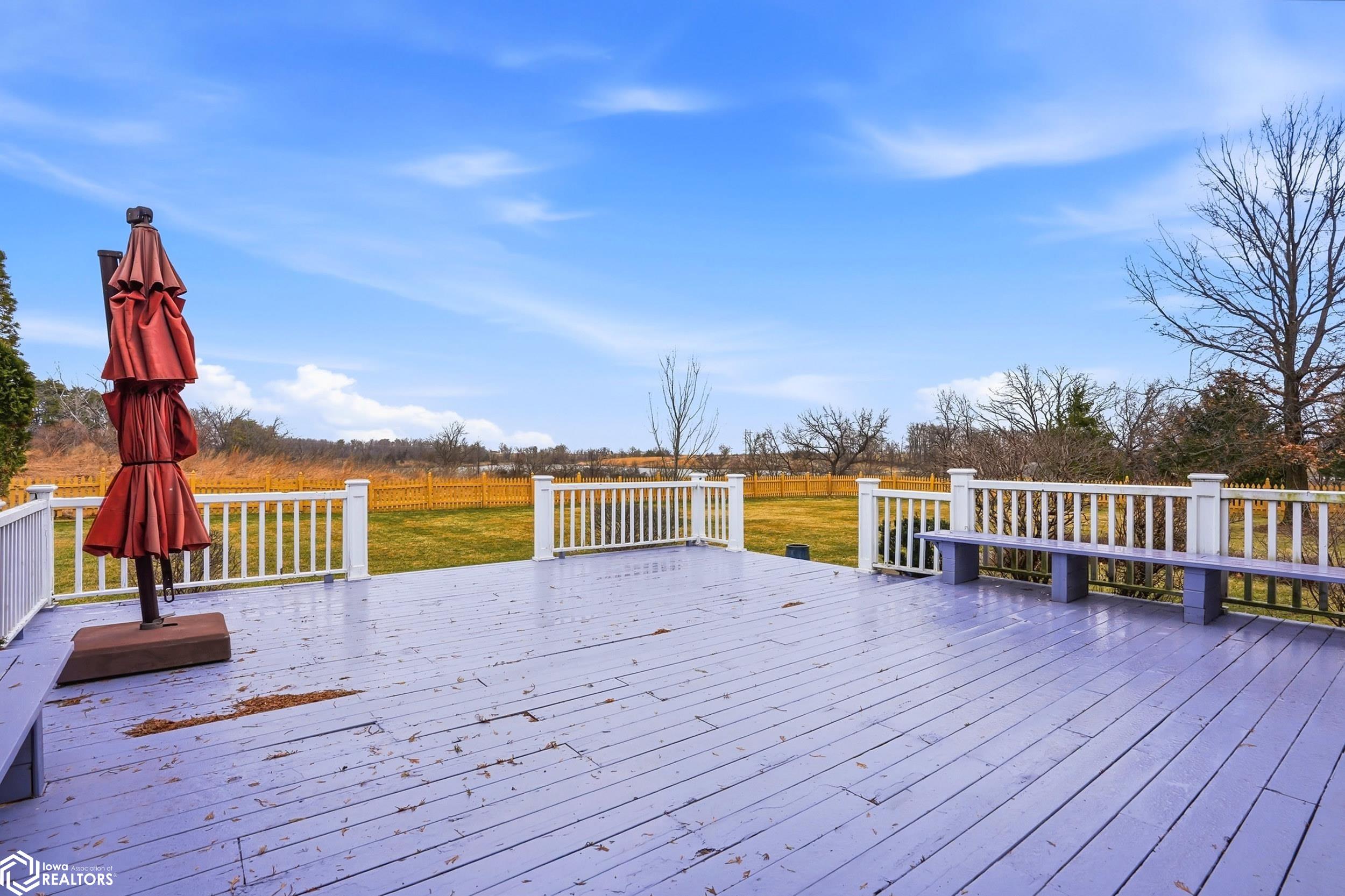 1105 Lakeview Drive